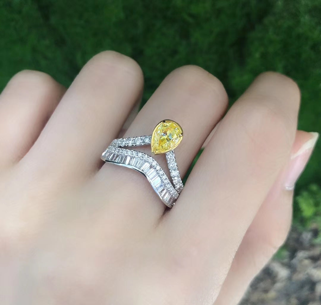 1-Carat Yellow Diamond Crown Ring - Luxurious Jewelry Piece - Yellow Diamond Ring