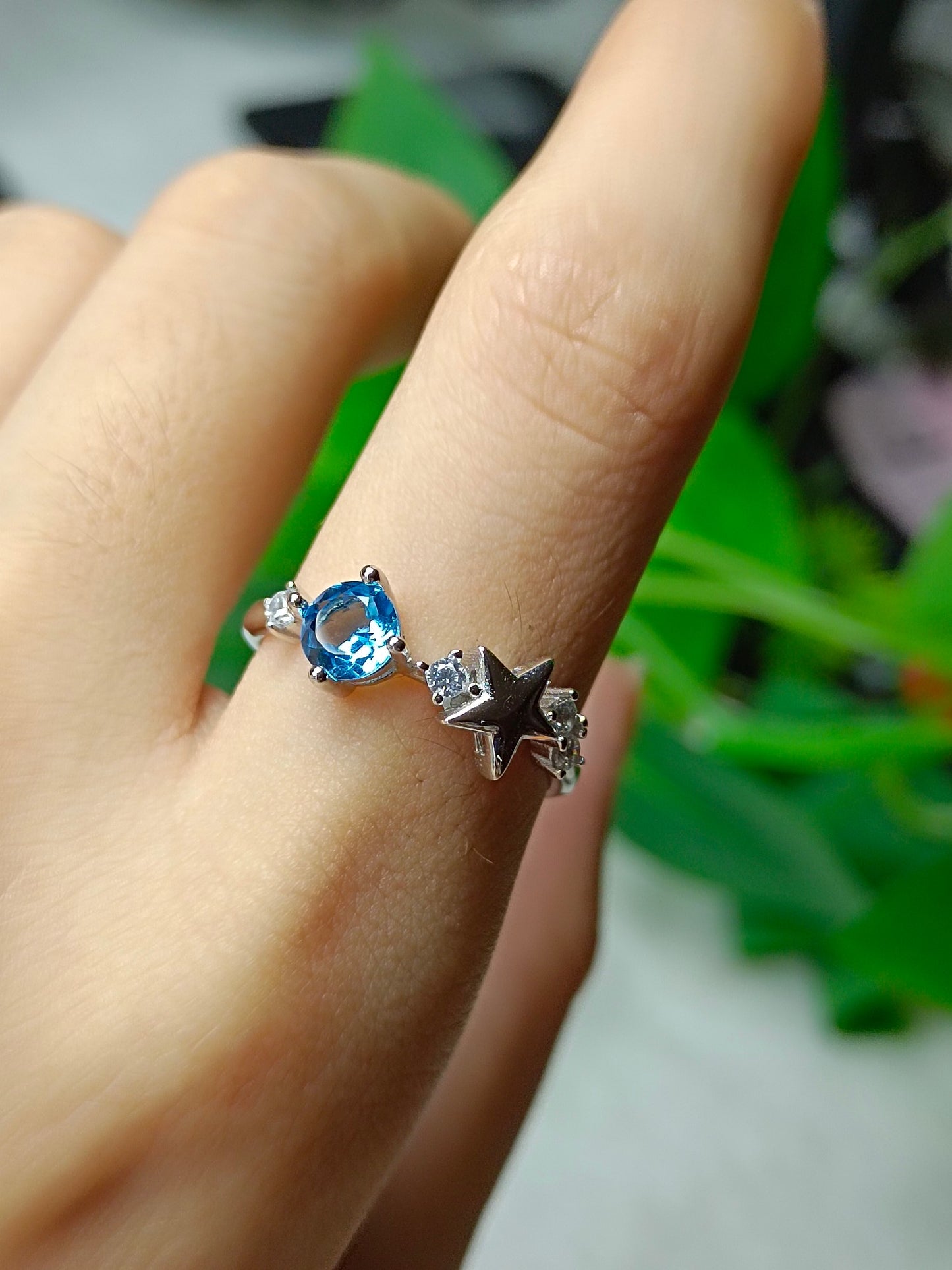 Stunning Natural Topaz Star Ring - Exquisite Jewelry for Every Occasion