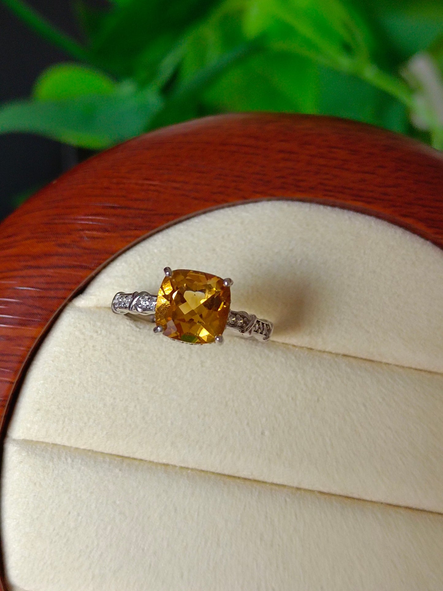 Anello quadrato con citrino giallo naturale - Gioiello squisito