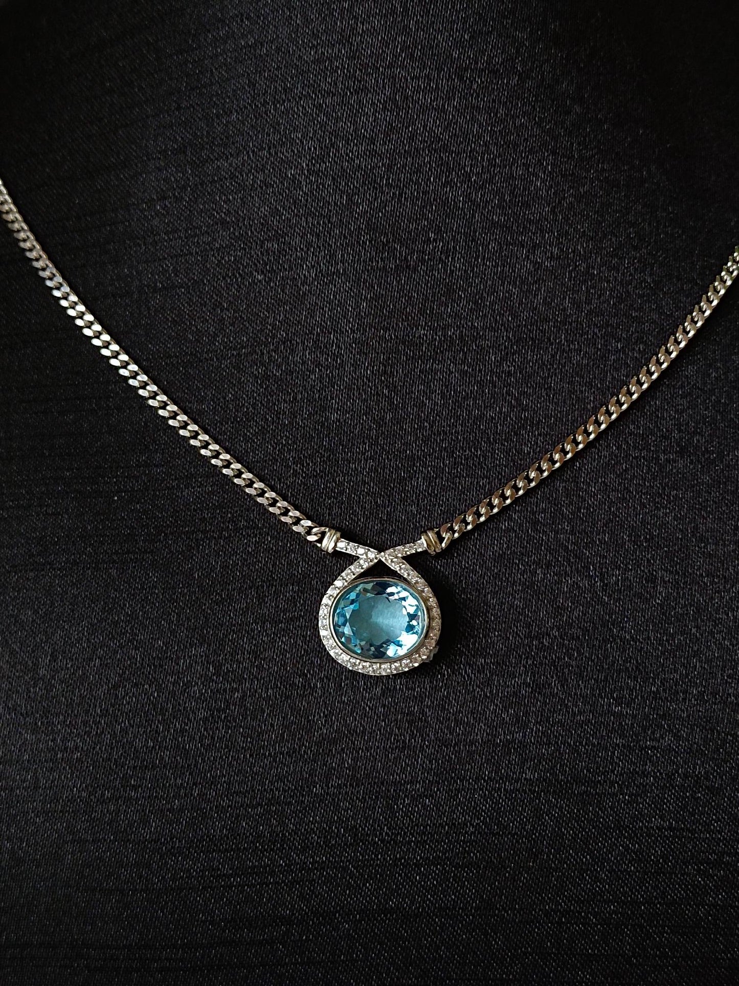 Exquisite Natural Swiss Blue Topaz Jewelry Necklace