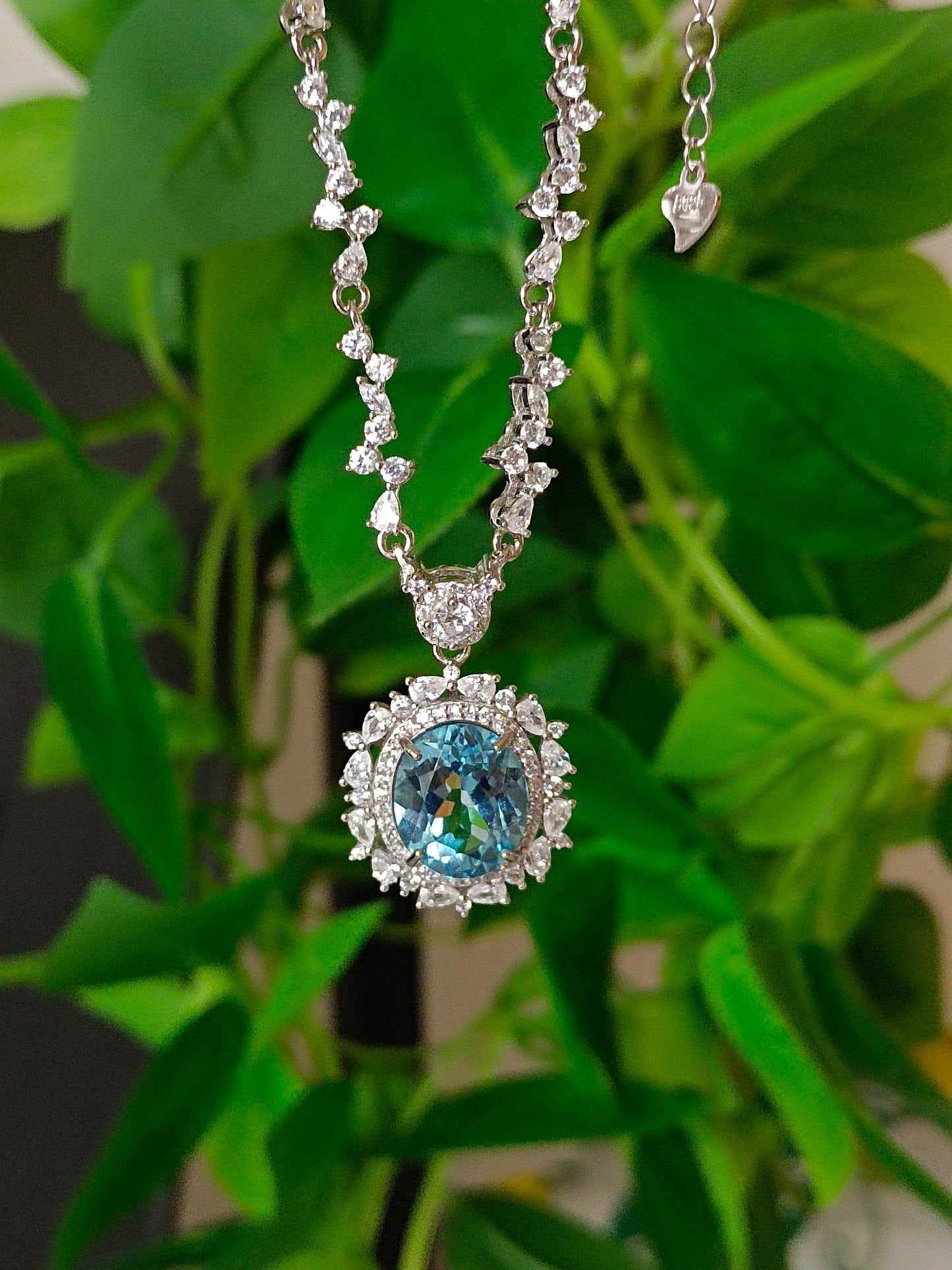 Exquisite Natural Topaz Jewelry Necklace in S925 Silver Setting