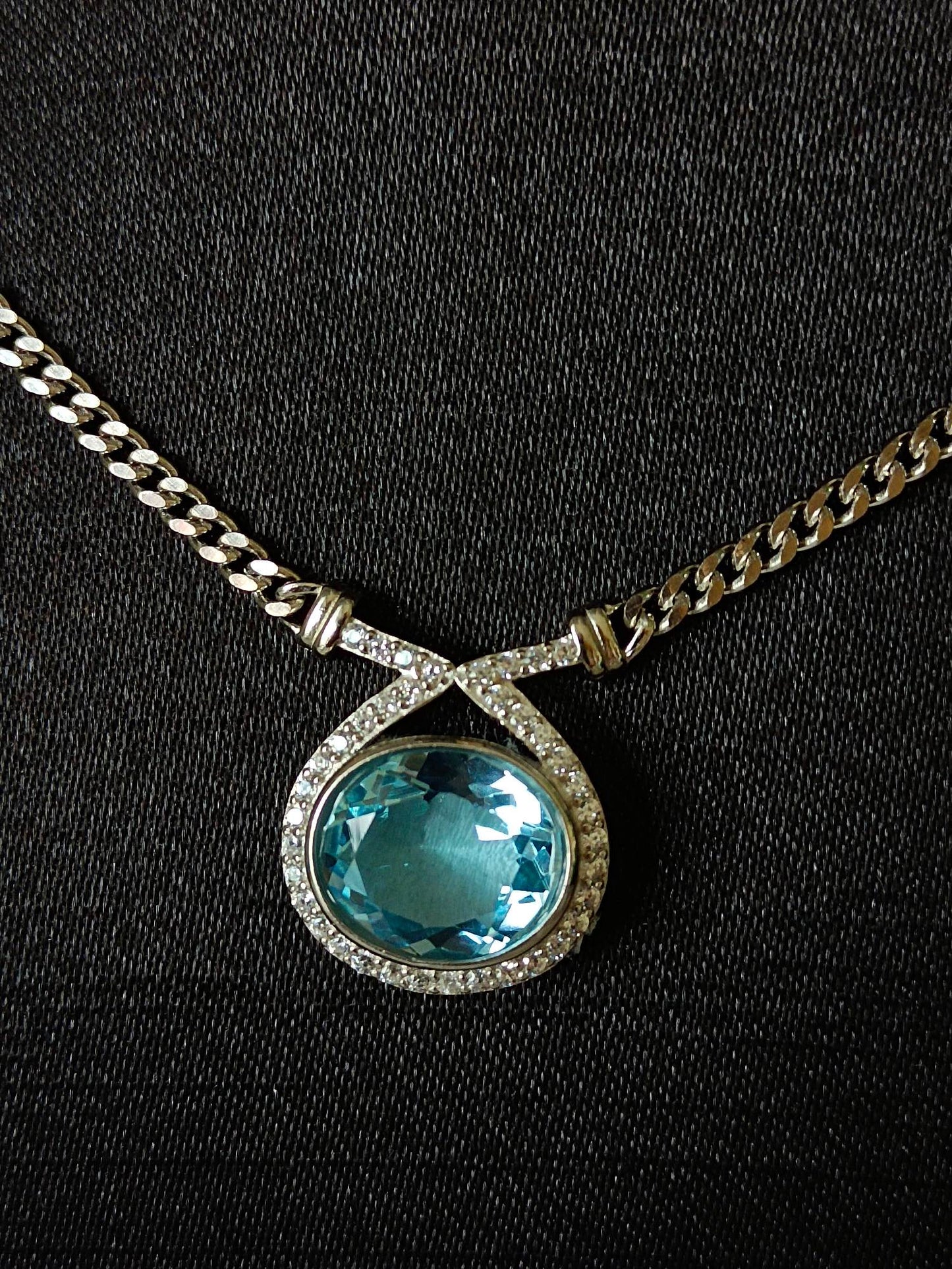 Exquisite Natural Swiss Blue Topaz Jewelry Necklace