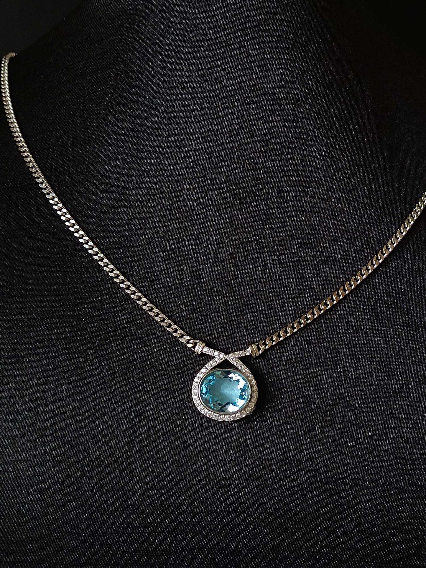 Exquisite Natural Swiss Blue Topaz Jewelry Necklace