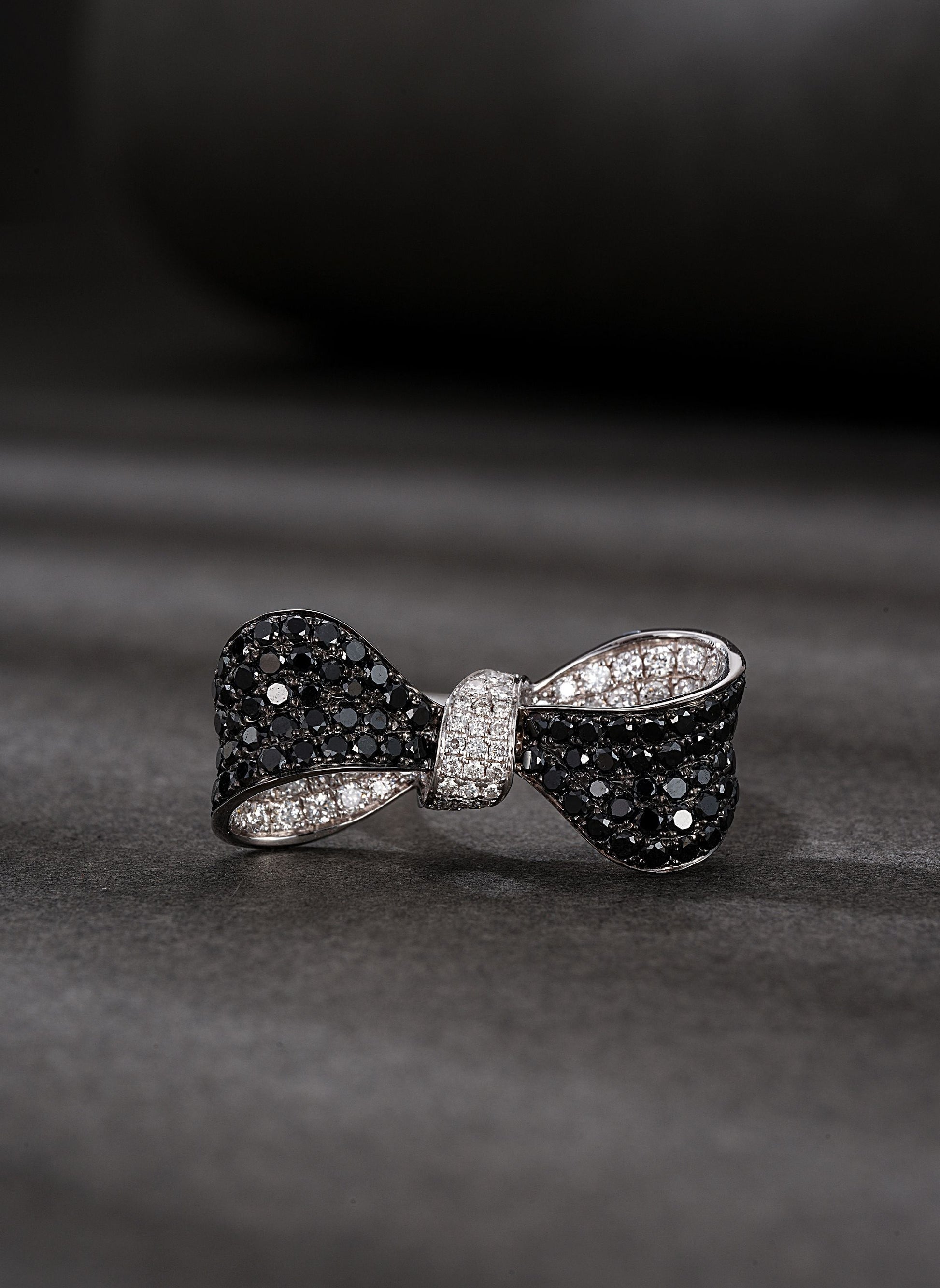 18K Black Diamond Bowknot Ring - Luxurious Jewelry Piece - Black Diamond Ring