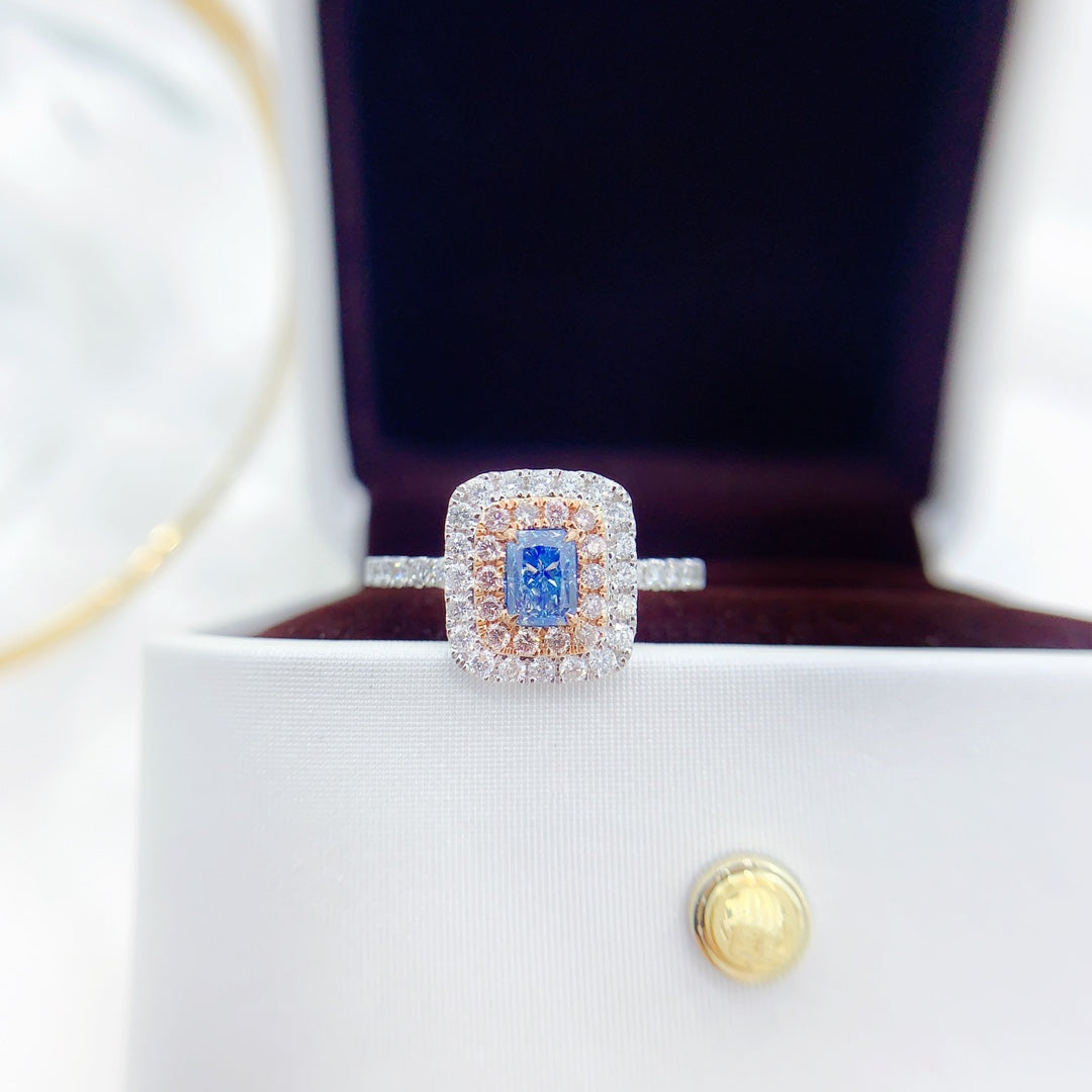 18K Blue Diamond Earl’s Flower Ring - Luxurious Jewelry Piece - Blue Diamond Ring