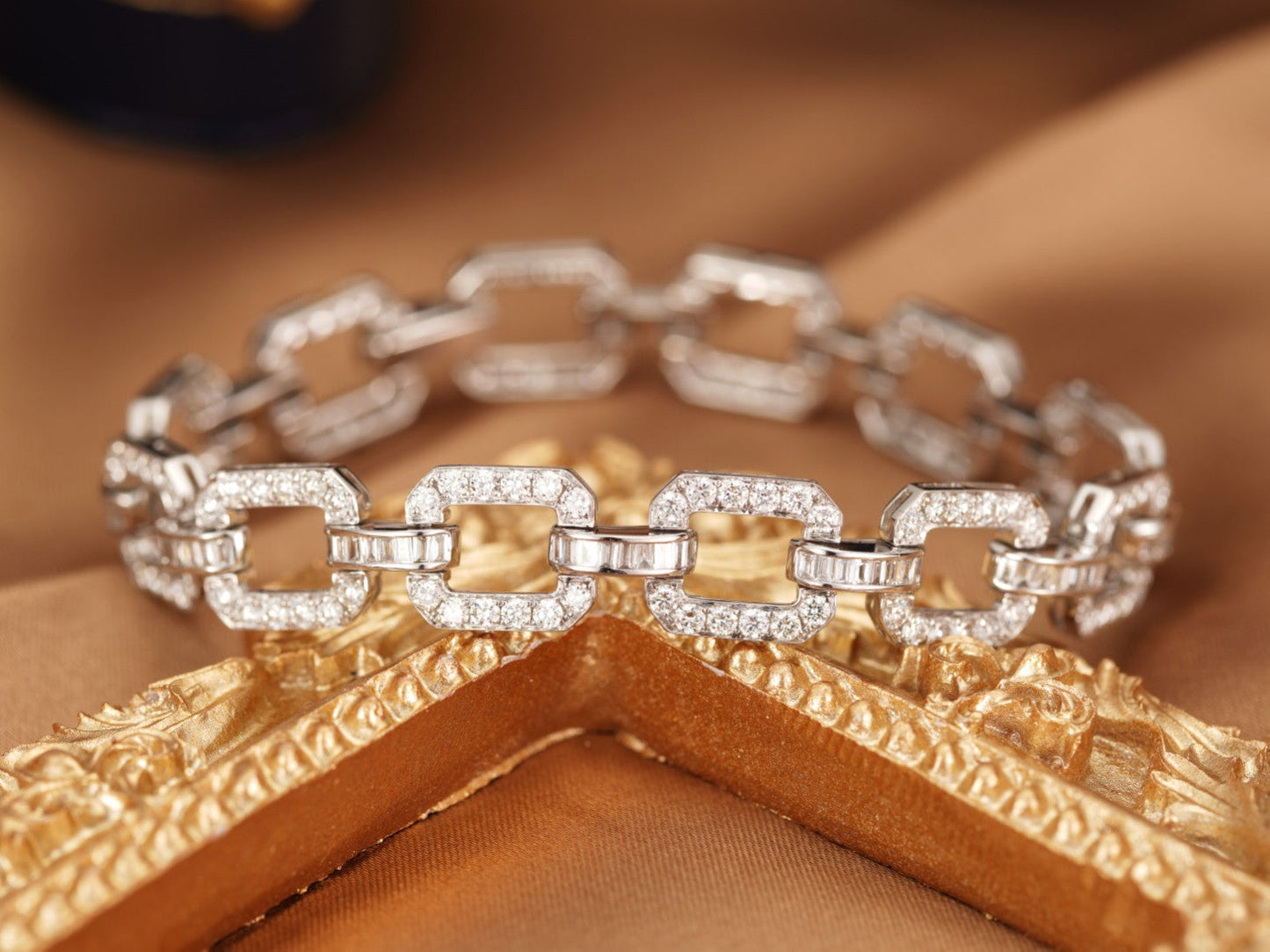 18K Diamond and Gemstone Sea Temperature Bracelet - Luxurious Jewelry Piece - White Diamond Bracelet