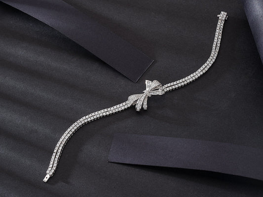 18K Diamond Bowknot Bracelet - Luxurious Jewelry Piece - White Diamond Bracelet