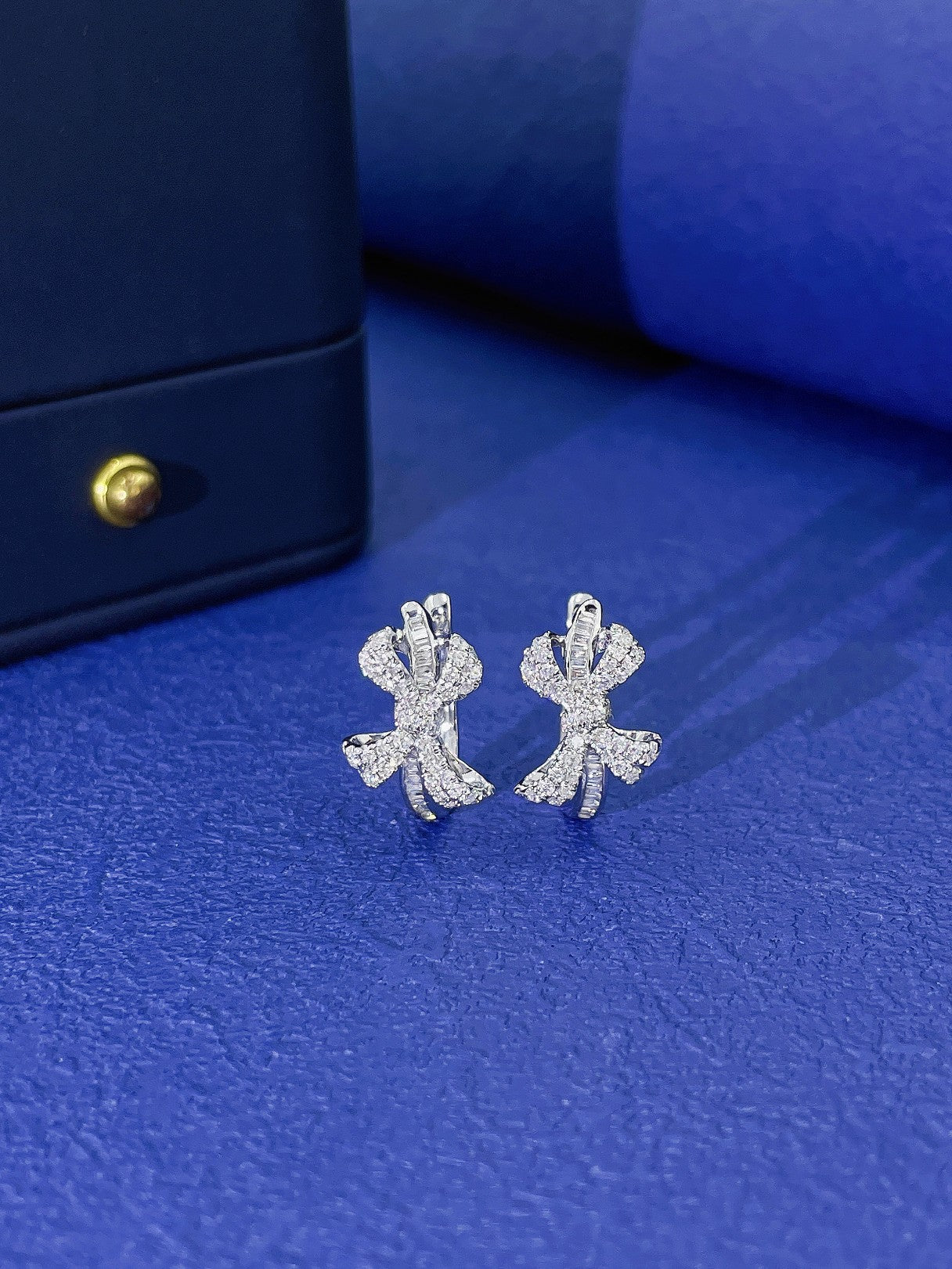 18K Diamond Bowknot Earrings - Elegant Jewelry Piece Jeweler.Jewelry