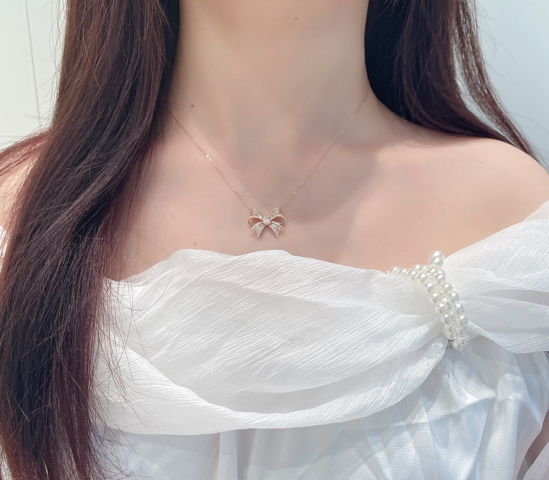 18K Diamond Bowknot Inlaid Necklace - Elegant Jewelry Piece - White Diamond Necklace