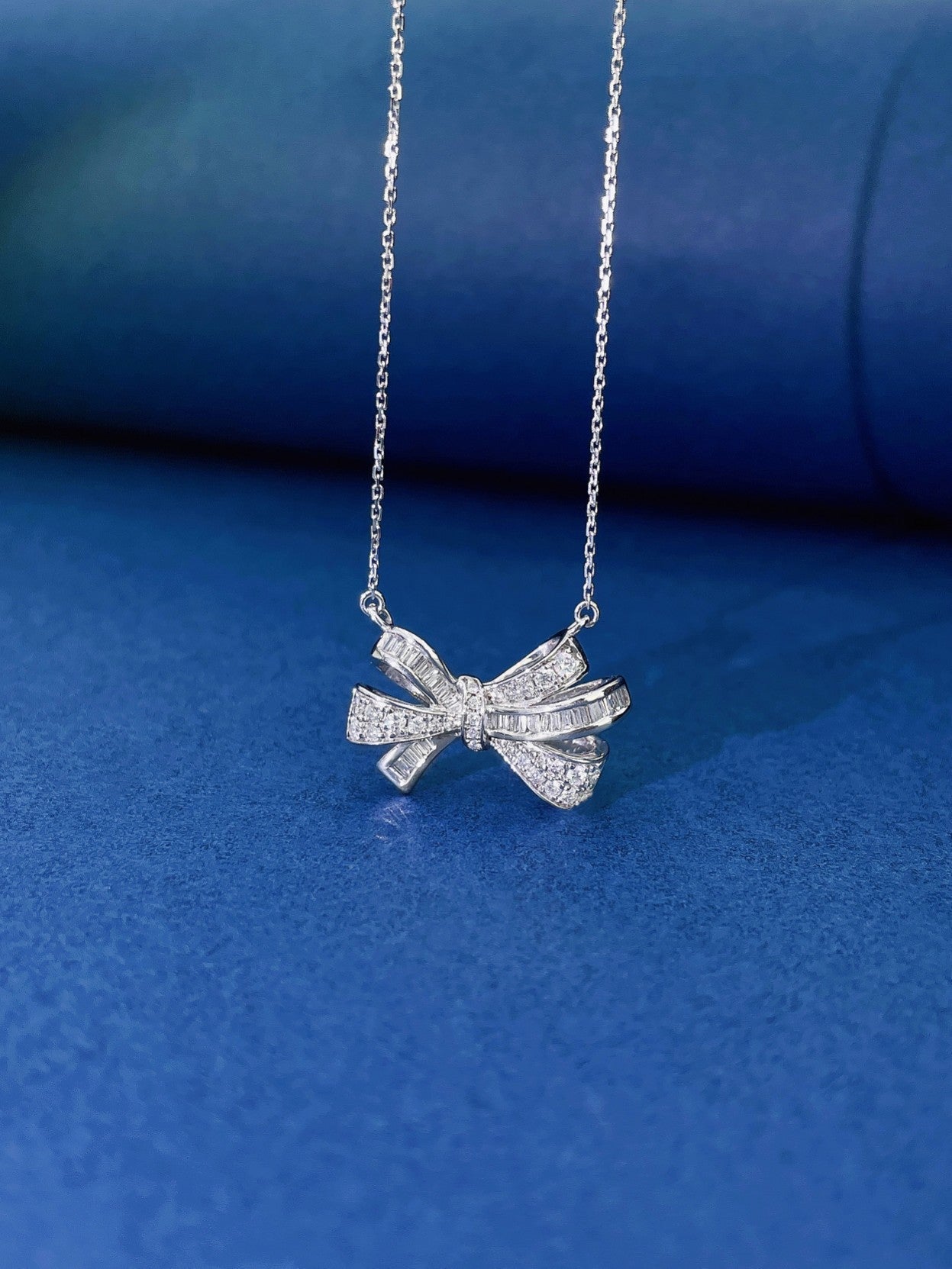 18K Diamond Bowknot Necklace - Elegant Jewelry Piece - White Diamond Necklace