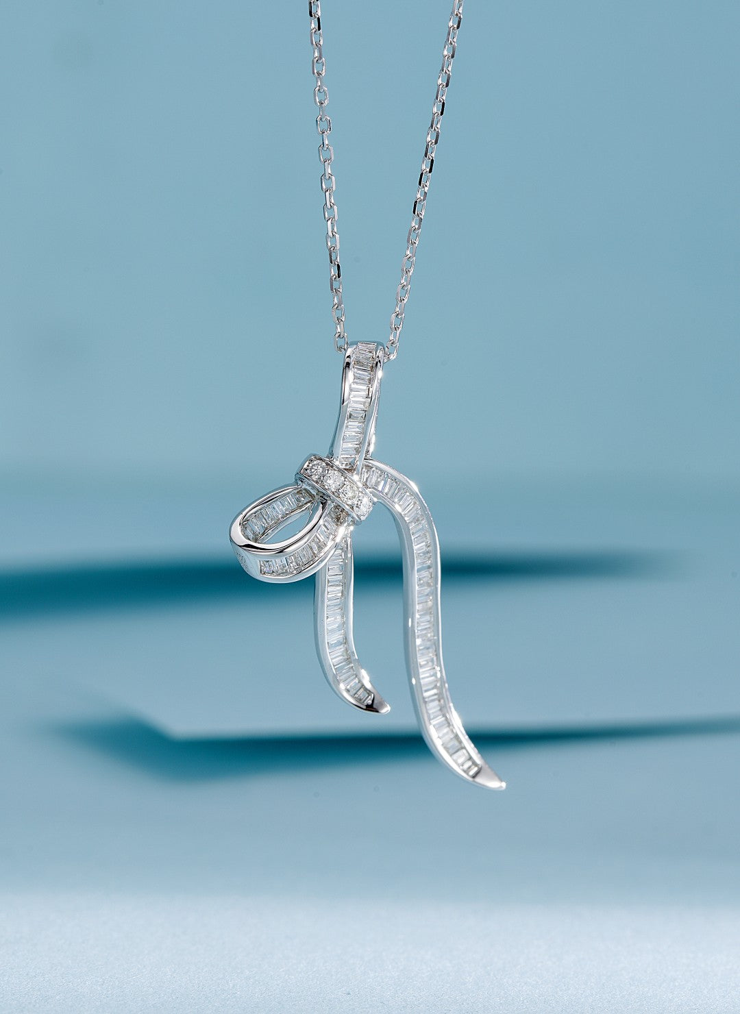 18K Diamond Bowknot Necklace - Luxury Jewelry Piece - White Diamond Necklace