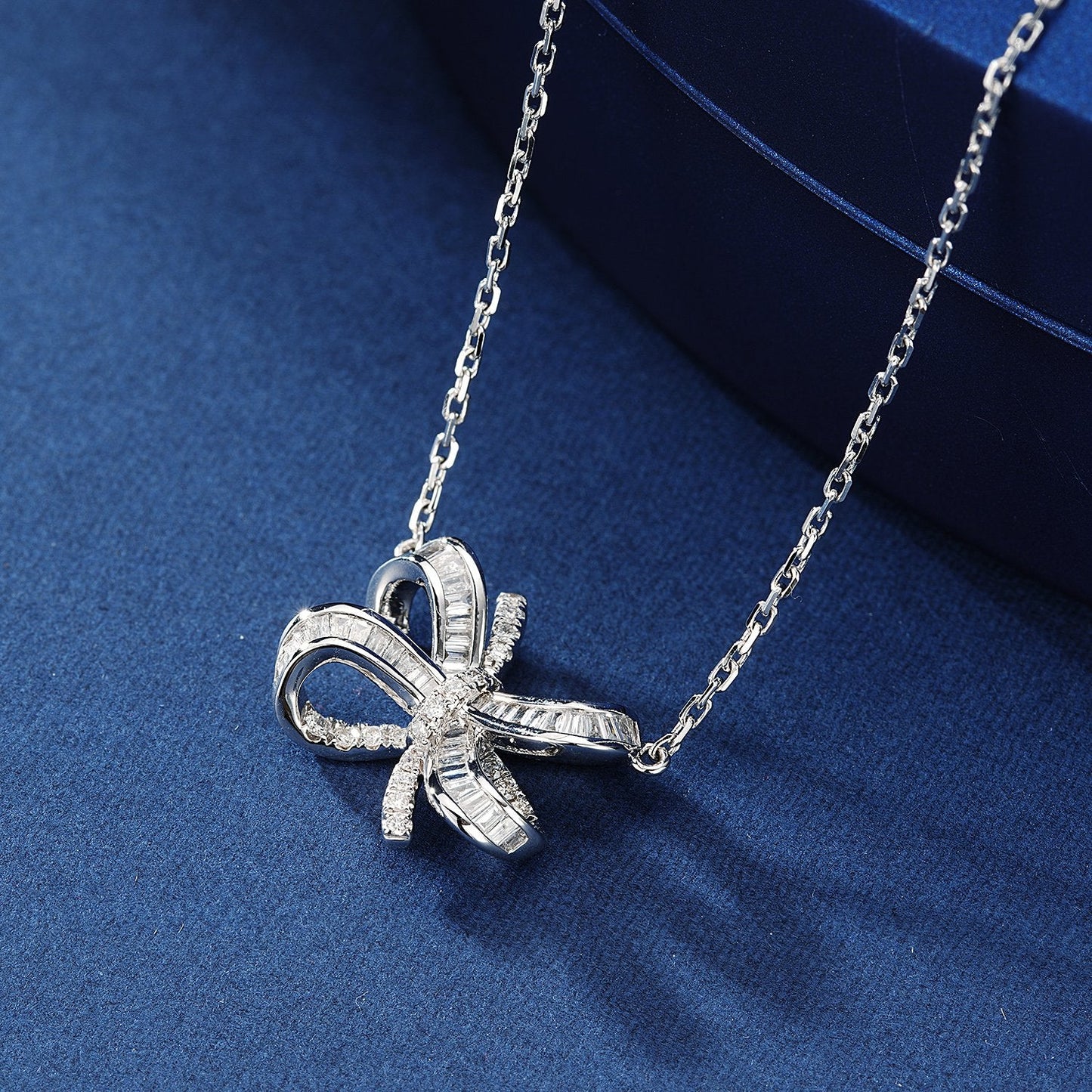 18K Diamond Bowknot Pendant Necklace - Exquisite Jewelry Piece - White Diamond Necklace