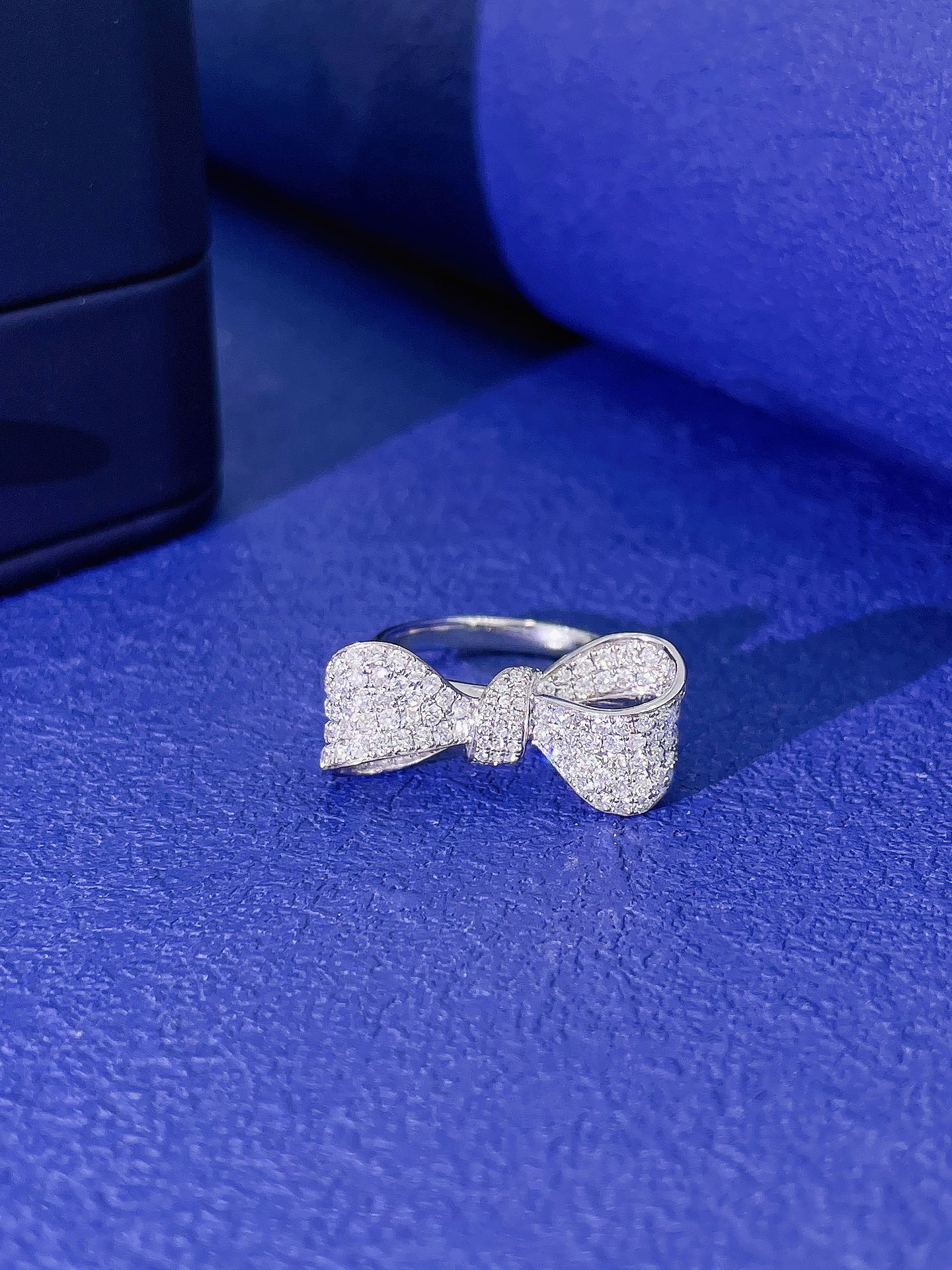 18K Diamond Bowknot Ring - Exquisite Jewelry Piece - White Diamond Ring