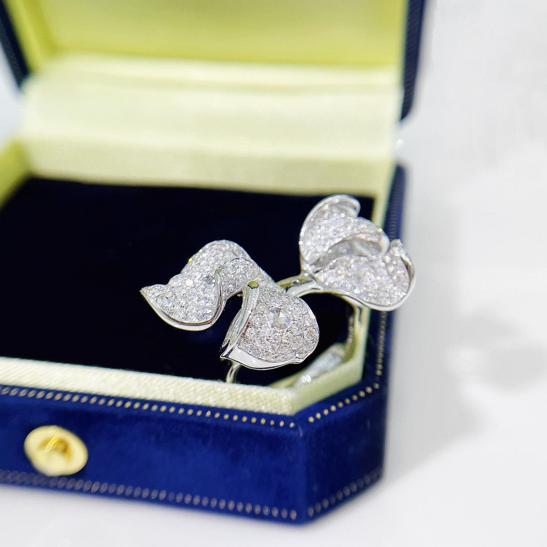 18K Diamond Bowknot Ring Mounting - Luxury Jewelry Piece - Empty tray