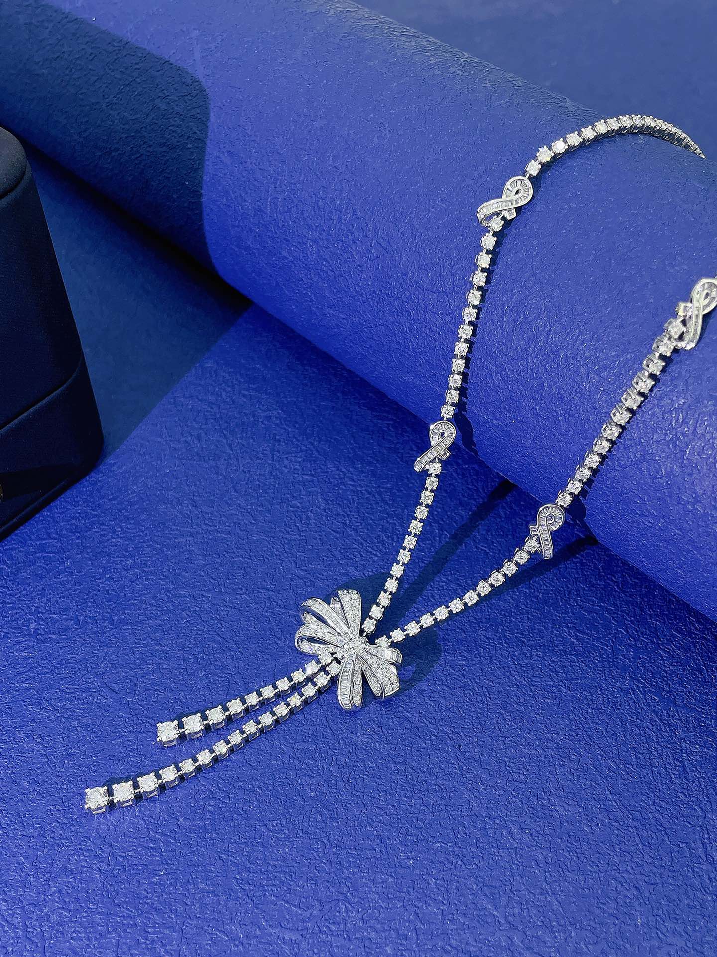 18K Diamond Bowknot Tassel Pendant Necklace - Elegant Jewelry Choice - White Diamond Chain