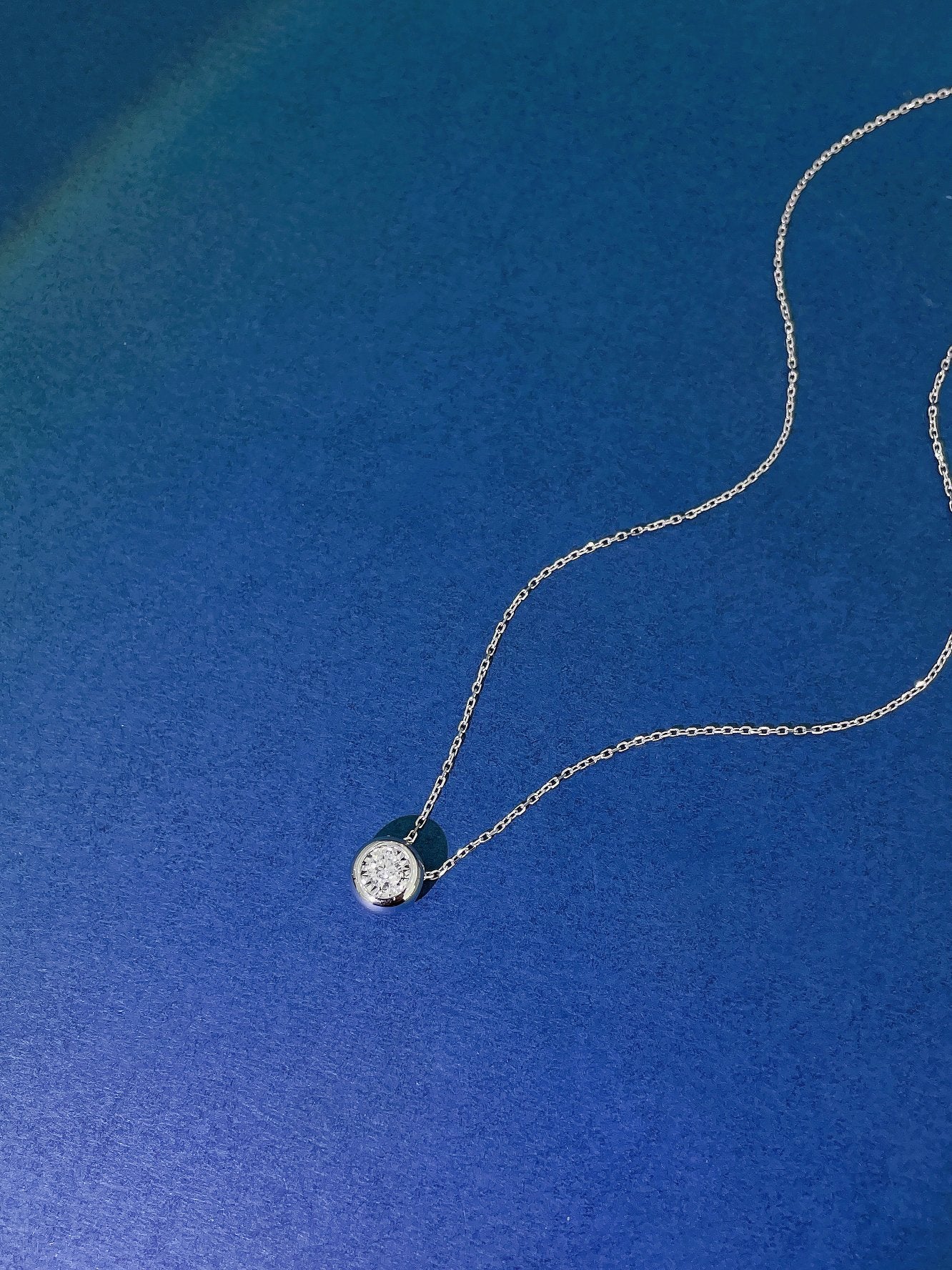 18K Diamond Bubble Carving Pendant Necklace - Unique Jewelry Piece - White Diamond Necklace