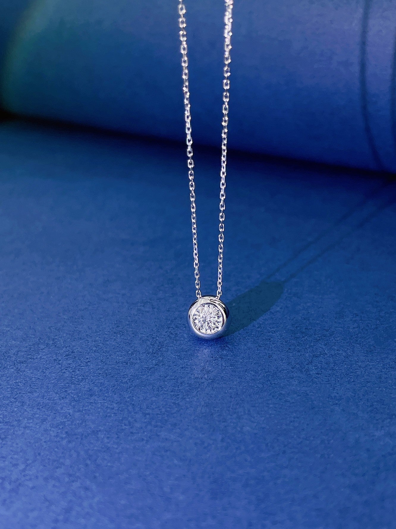 18K Diamond Bubble Carving Pendant Necklace - Unique Jewelry Piece - White Diamond Necklace