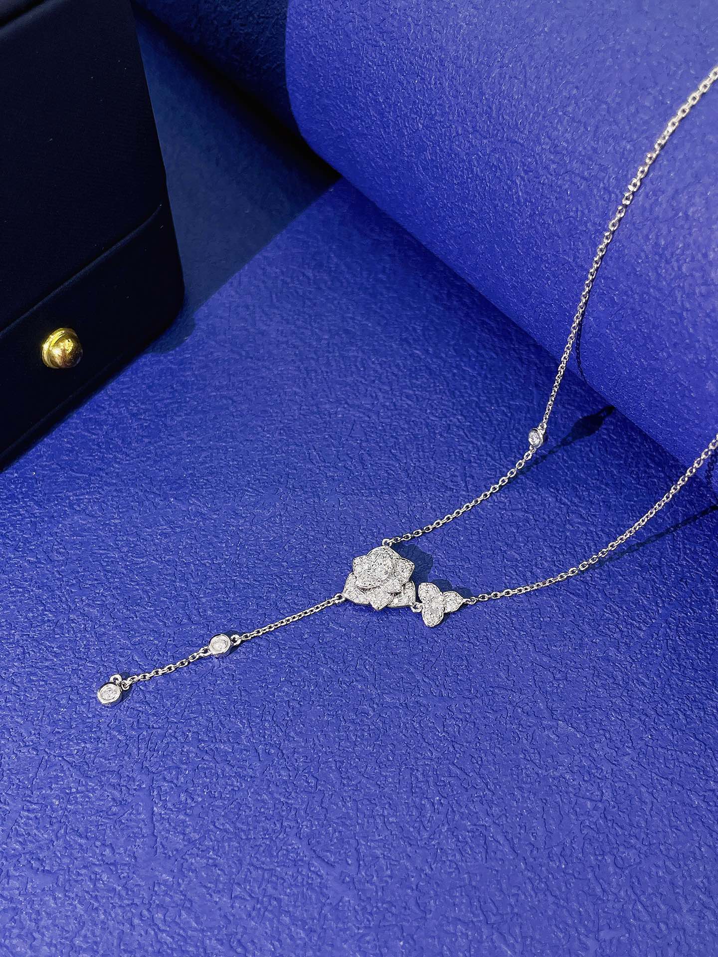 18K Diamond Bubble Pendant Necklace with Flowing Tassel Design - White Diamond Necklace