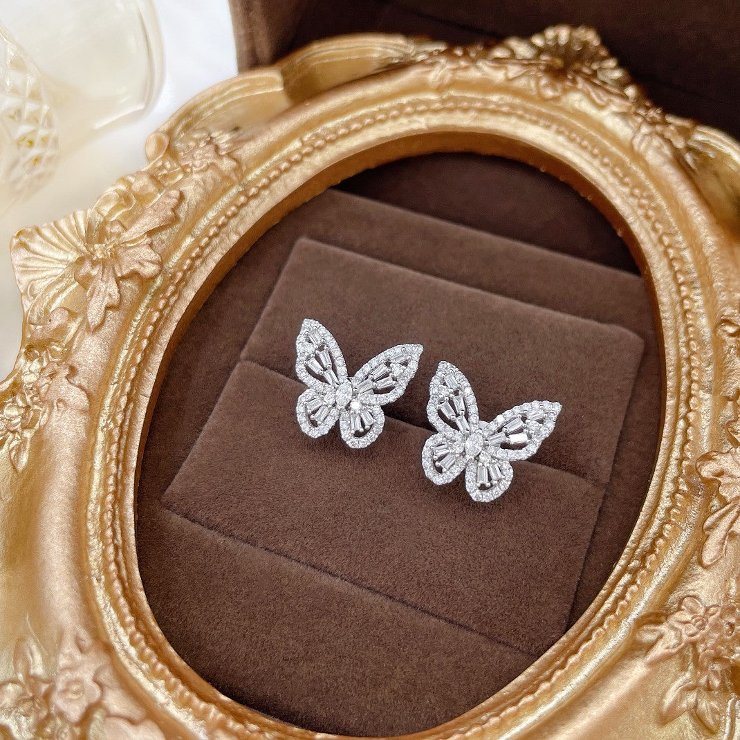 18K Diamond Butterfly Earrings - A Sparkling Jewelry Choice - Jeweler.Jewelry