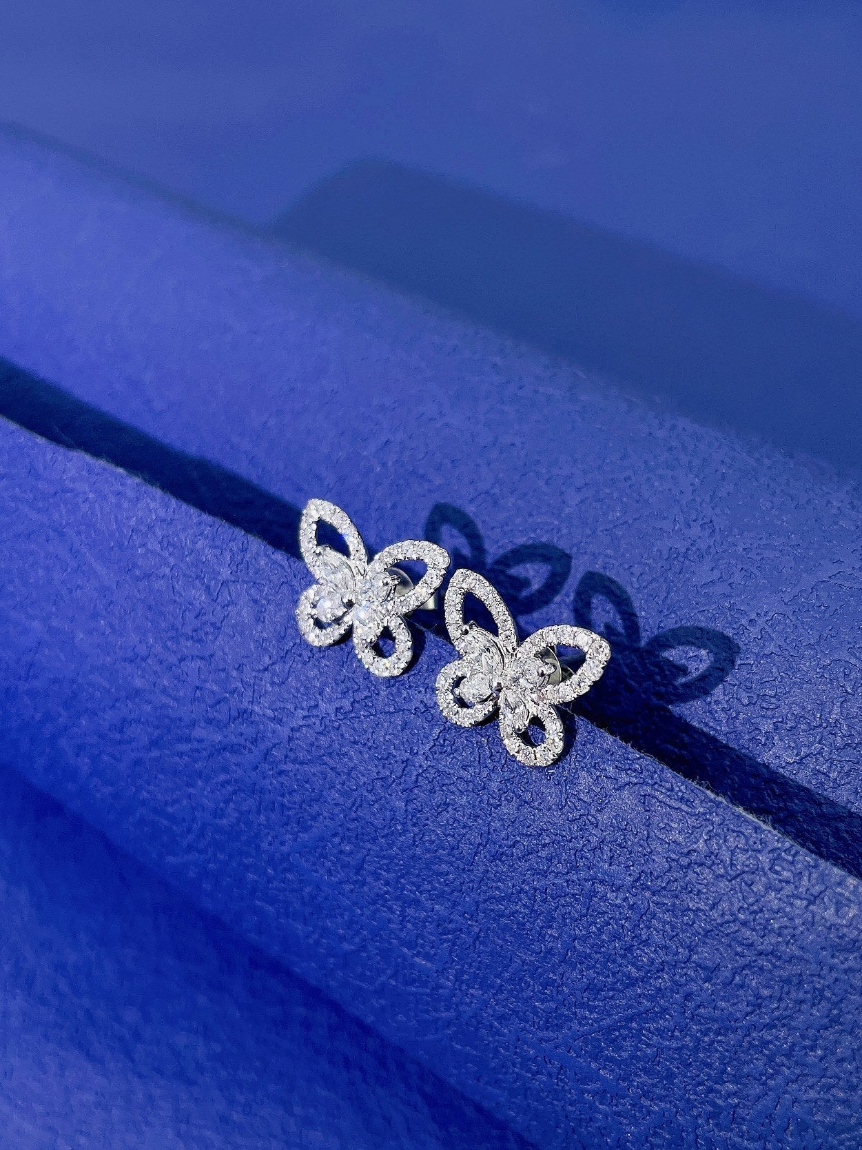 18K Diamond Butterfly Earrings - A Sparkling Jewelry Piece - Jeweler.Jewelry