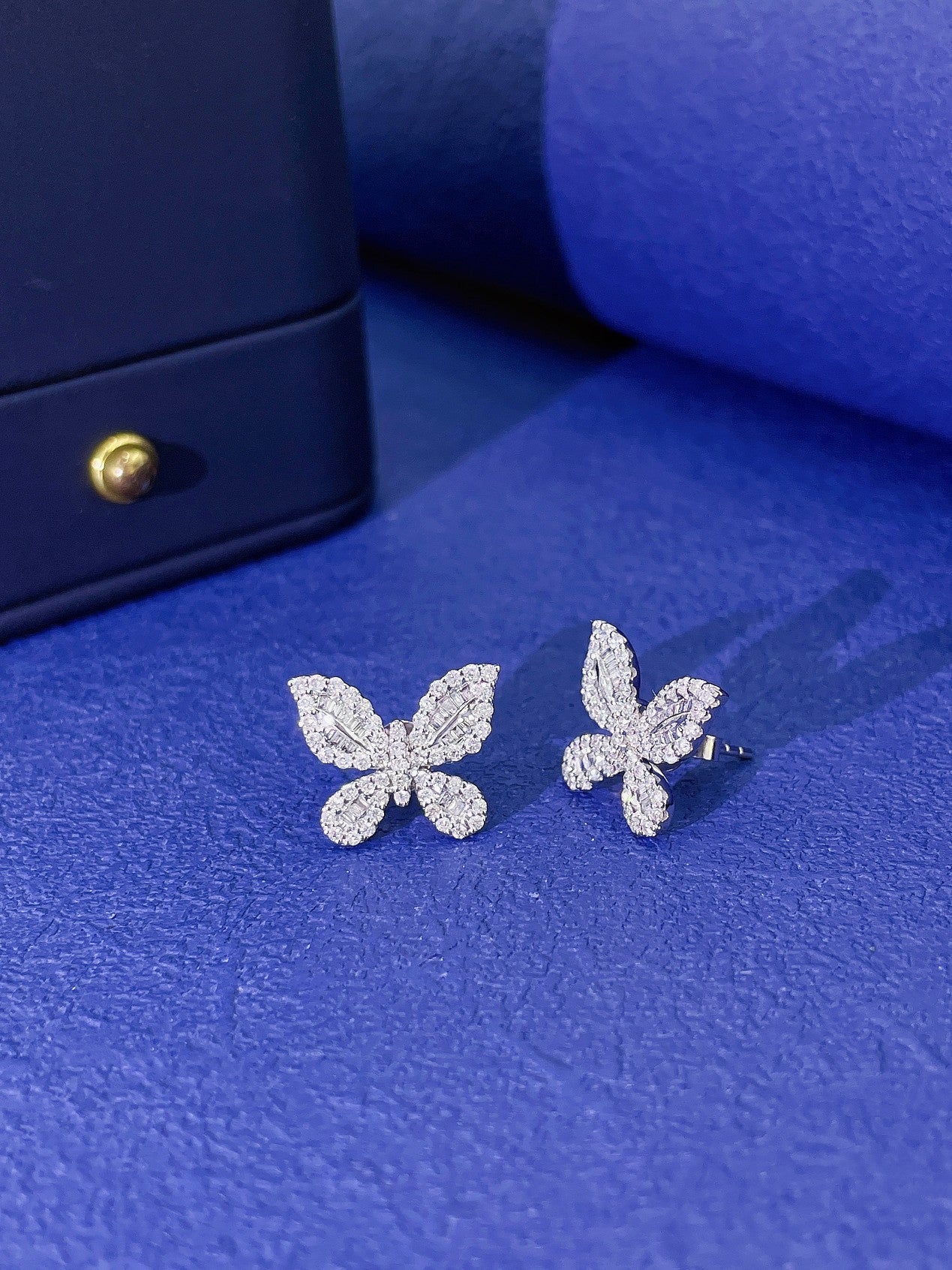 18K Diamond Butterfly Earrings - ED086 - Jeweler.Jewelry