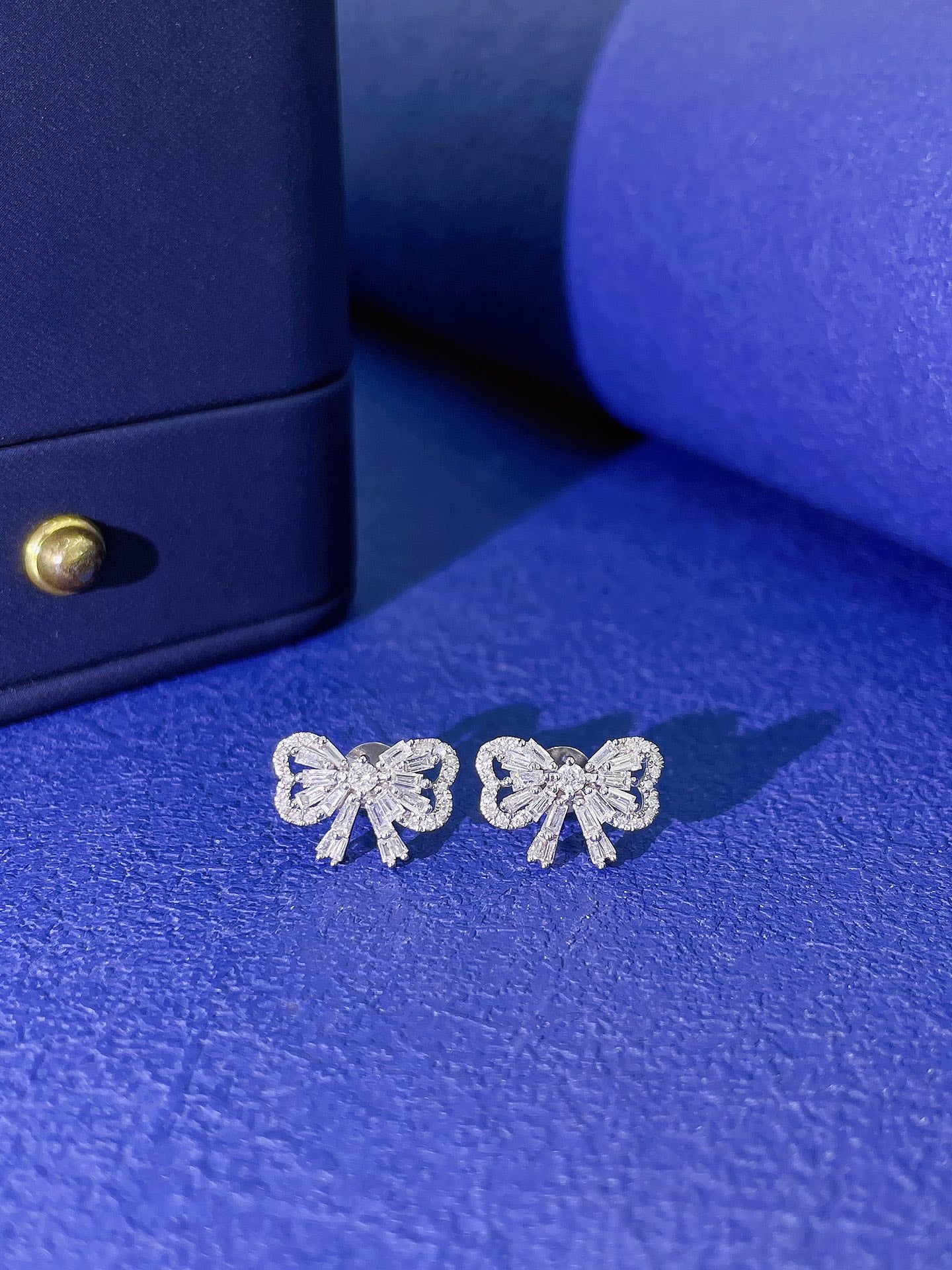 18K Diamond Butterfly Wing Earrings - ED057 - Jeweler.Jewelry