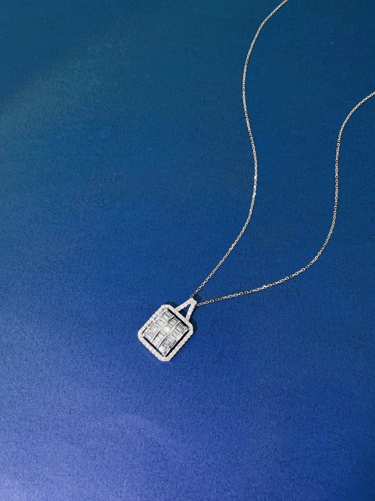 18K Diamond Candy Square Necklace - Luxurious Jewelry Piece - White Diamond Necklace