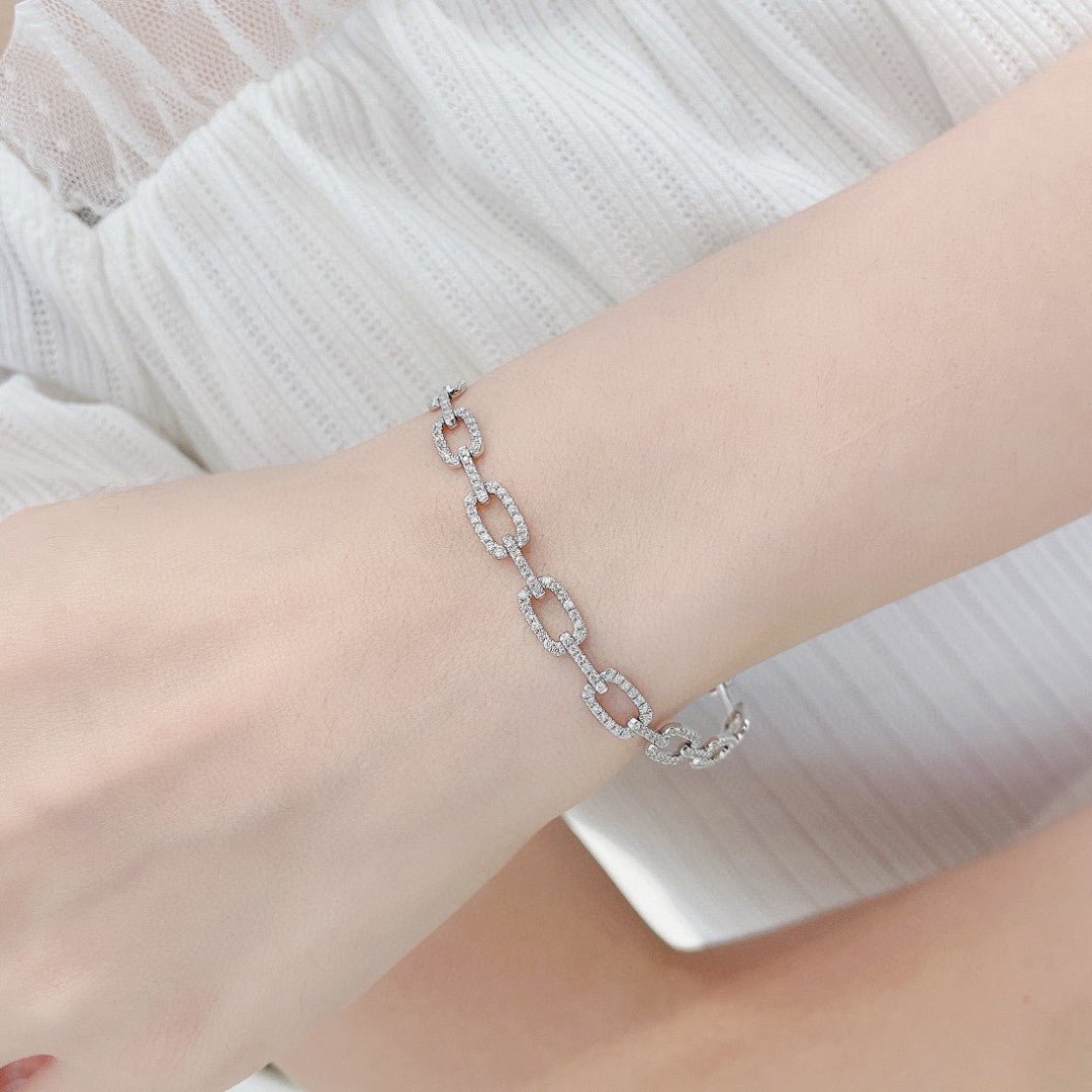 18K Diamond Chain Bracelet - Luxurious Jewelry Piece - White Diamond Bracelet