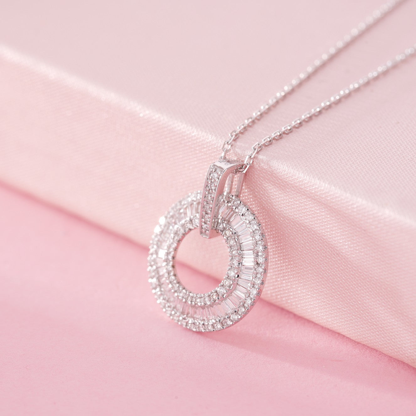 18K Diamond Circle Step Cut Necklace - Elegant Jewelry Piece - White Diamond Necklace