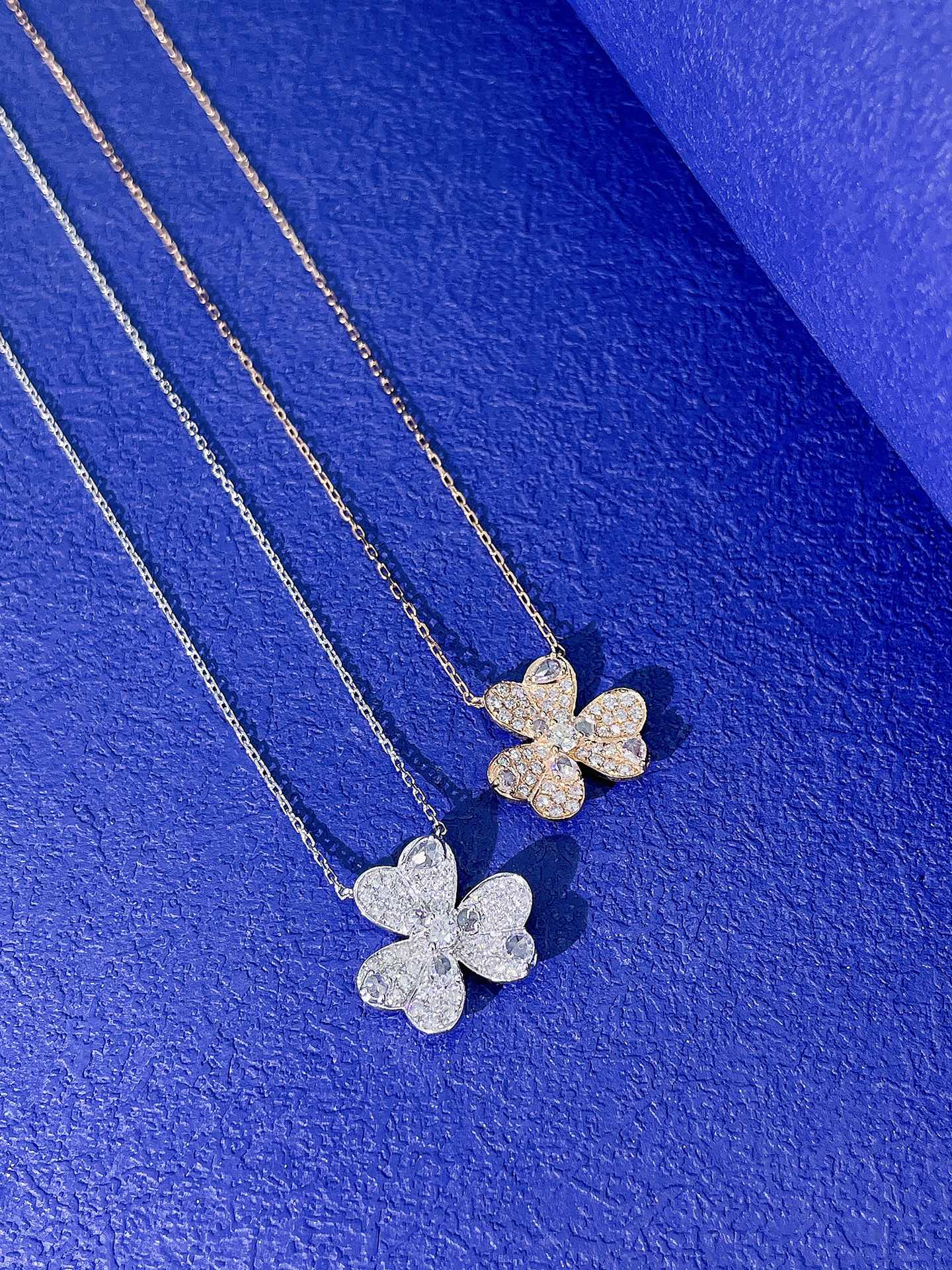 18K Diamond Clover Necklace - Elegant Jewelry Piece - White Diamond Necklace