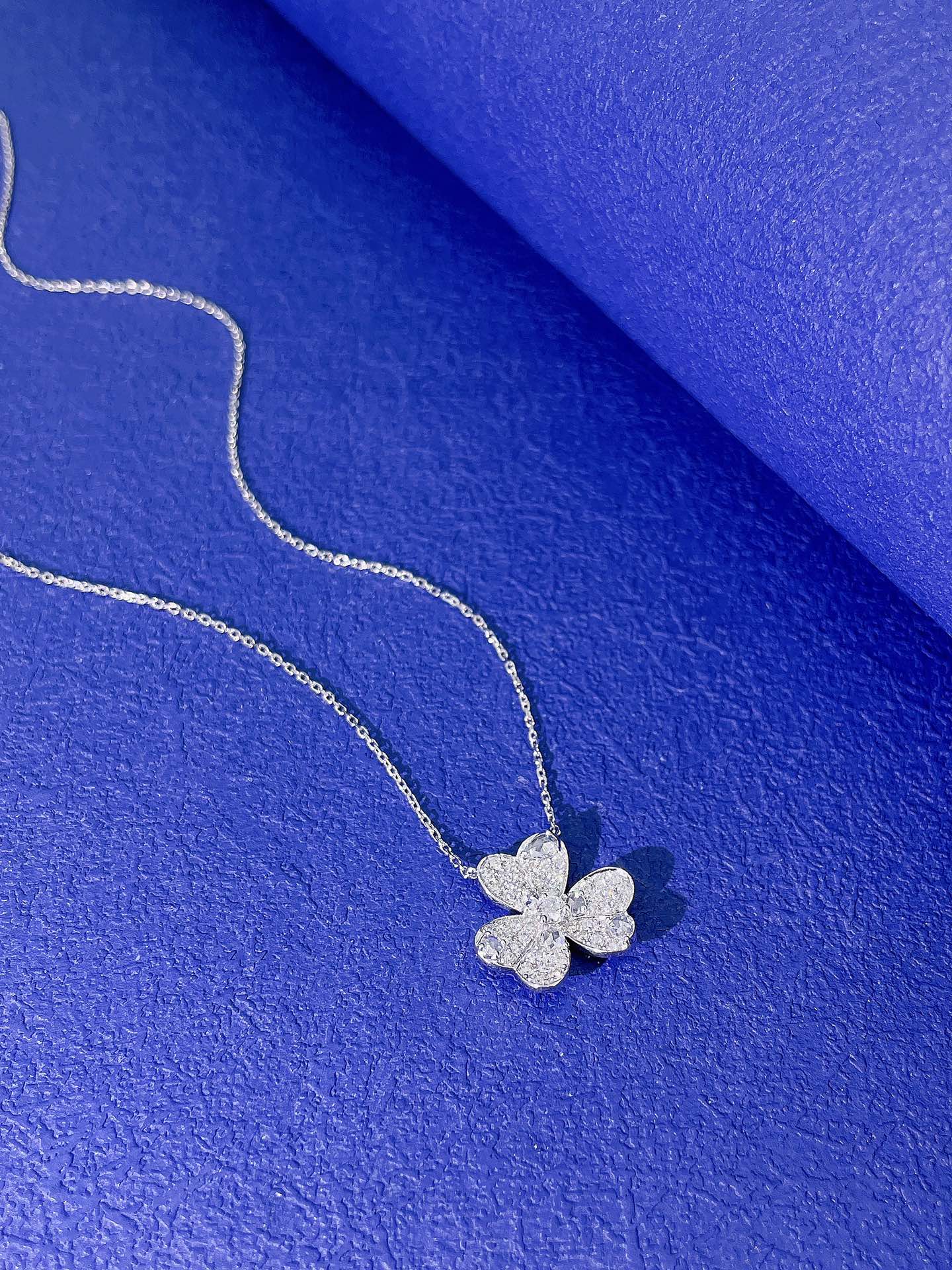 18K Diamond Clover Necklace - Elegant Jewelry Piece - White Diamond Necklace