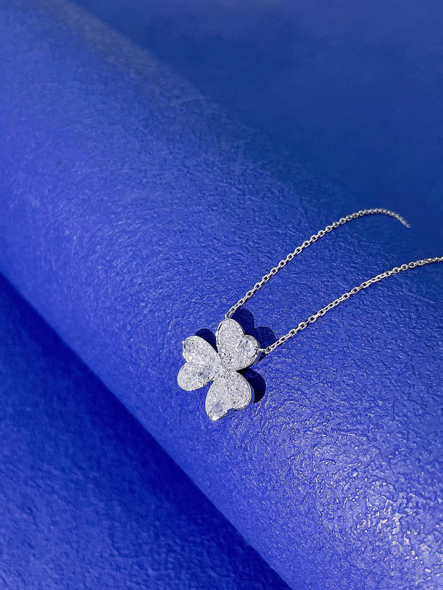 18K Diamond Clover Necklace - Elegant Jewelry Piece - White Diamond Necklace