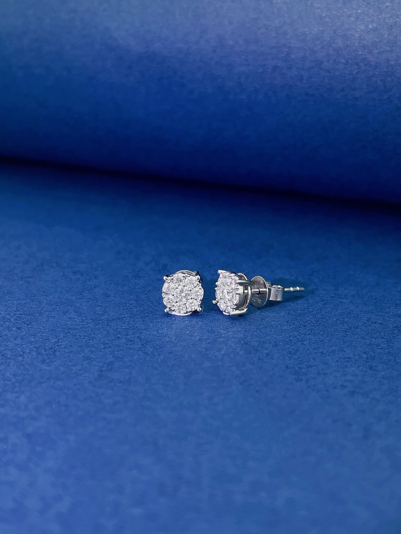 18K Diamond Cluster Earrings - ED002 - Jeweler.Jewelry