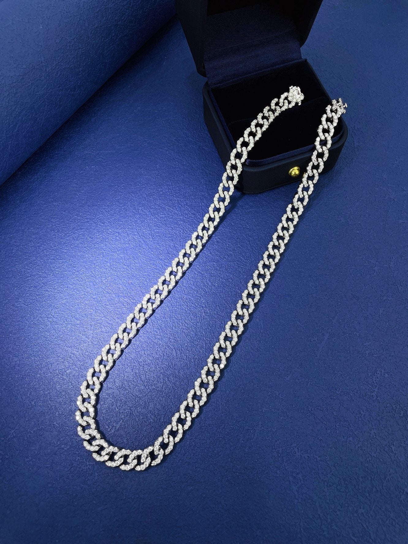 18K Diamond Cuban Link Chain - Luxurious Jewelry Piece - White Diamond Chain