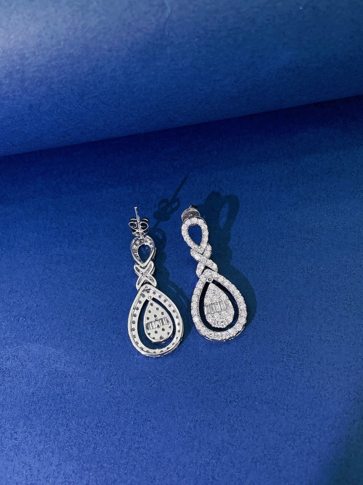 18k Diamond Dewdrop Earrings – Elegant Jewelry Piece Jeweler.Jewelry