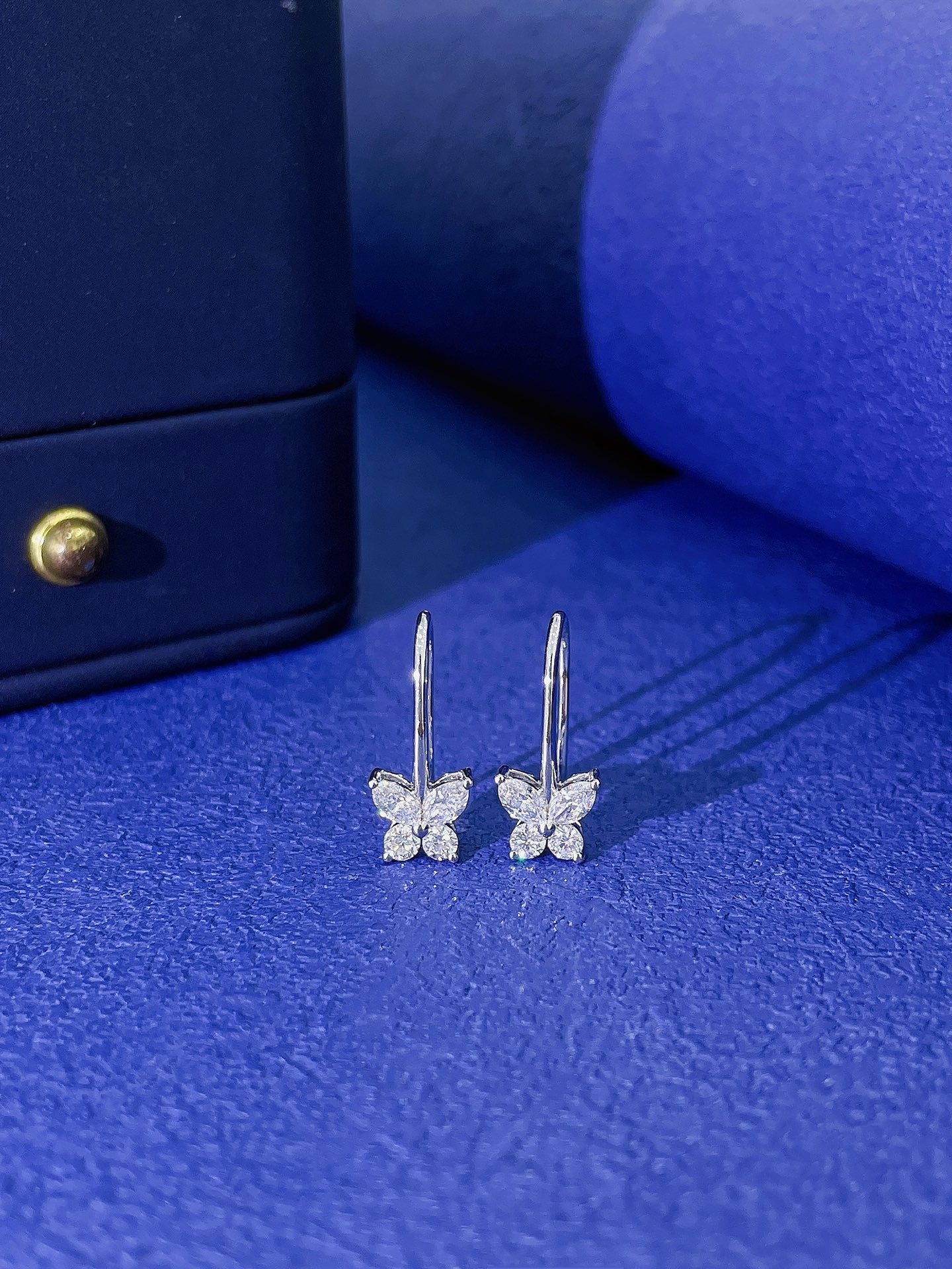 18K Diamond Ear Hooks - ED055 - Luxurious Jewelry Piece Jeweler.Jewelry