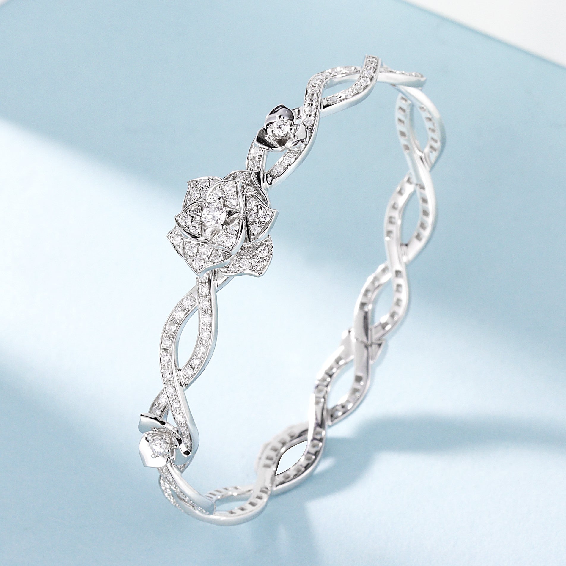 18K Diamond Earl Bracelet with Noble Flower Design - Exquisite Jewelry - White Diamond Bracelet