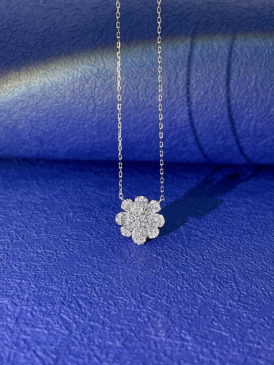 18K Diamond Eight-Leaf Necklace - Luxurious Jewelry Piece - White Diamond Necklace