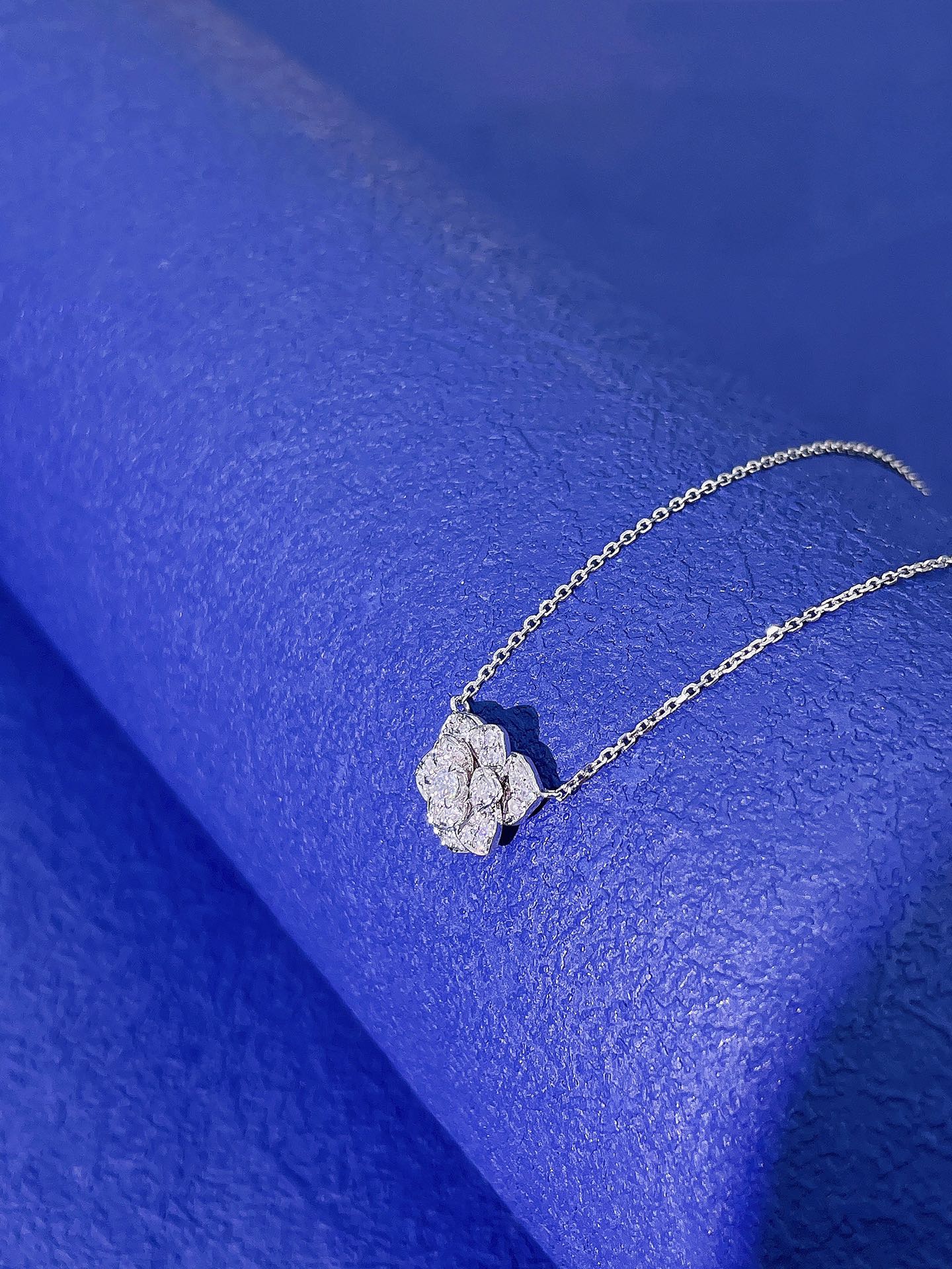 18K Diamond-Embellished伯爵花项链 - Elegant Jewelry Piece - White Diamond Necklace