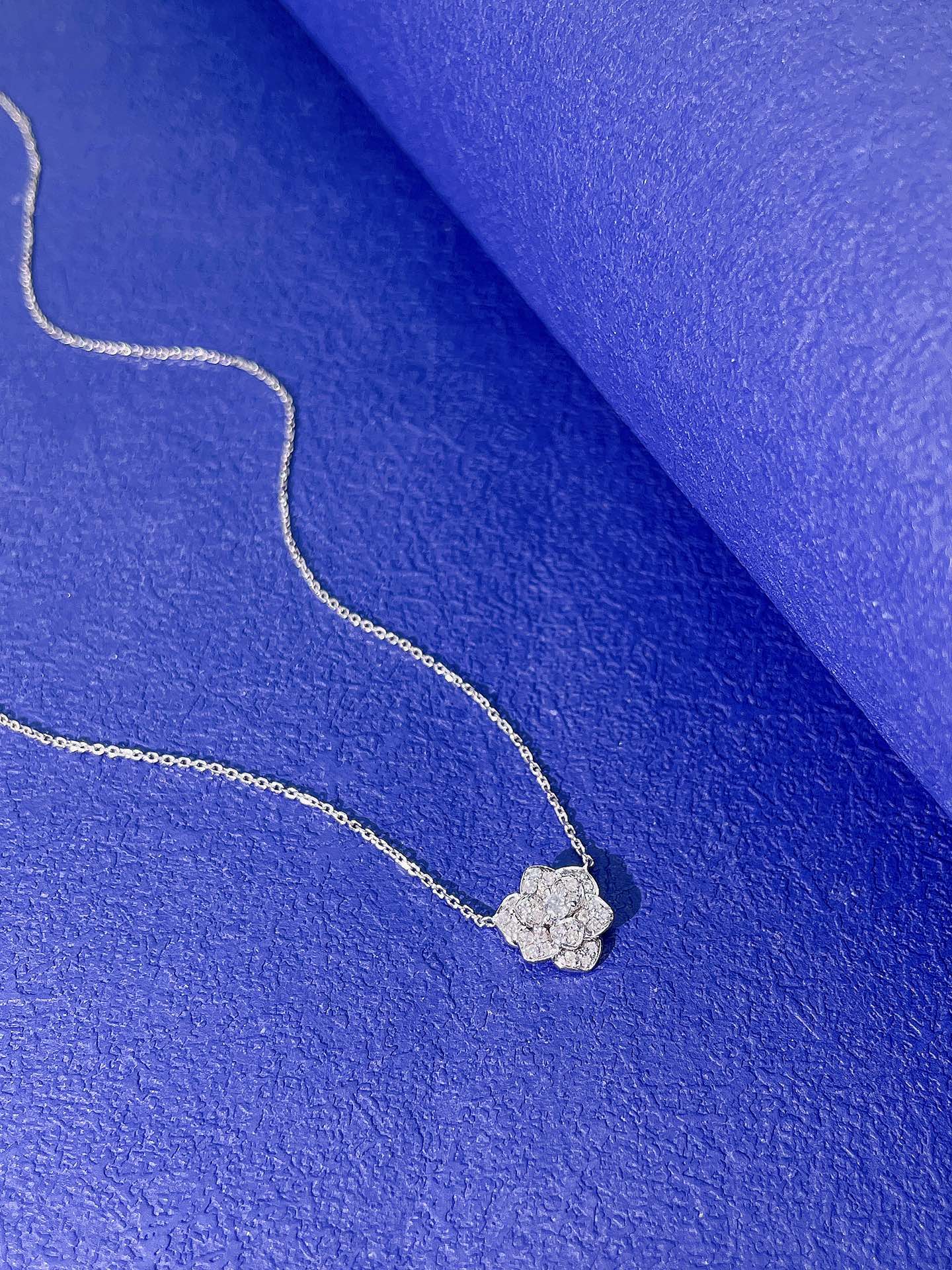 18K Diamond-Embellished伯爵花项链 - Elegant Jewelry Piece - White Diamond Necklace