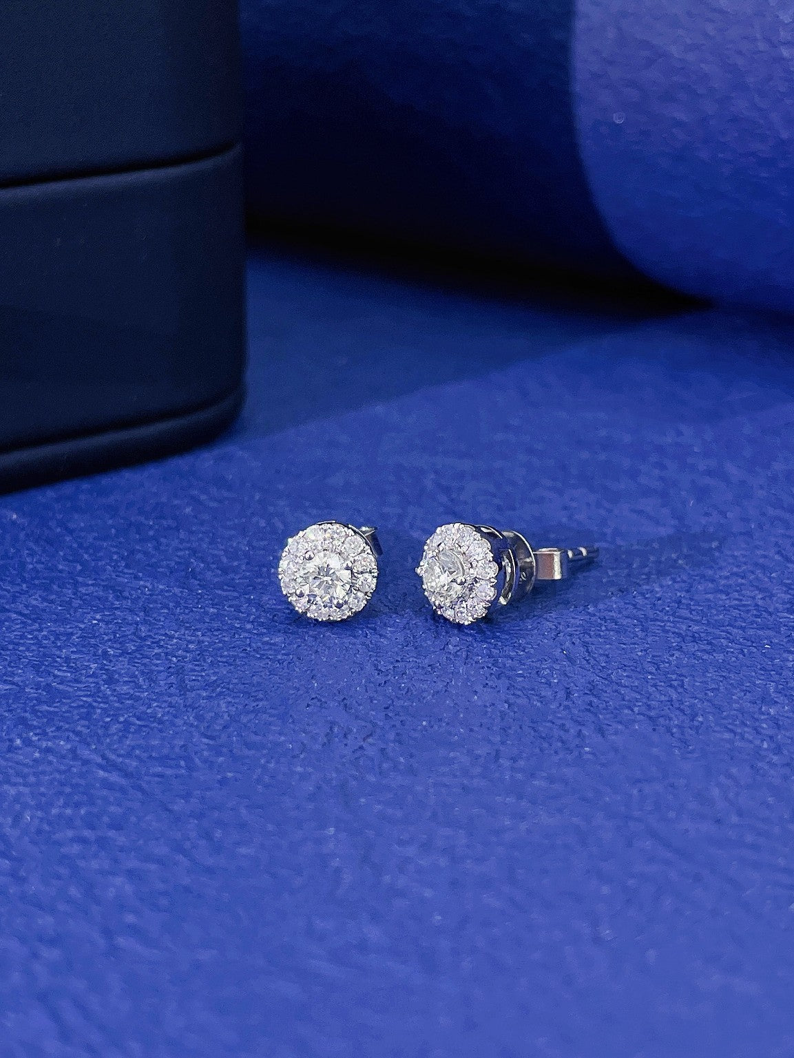 18K Diamond-Encrusted Earrings | Luxury Jewelry - Jeweler.Jewelry