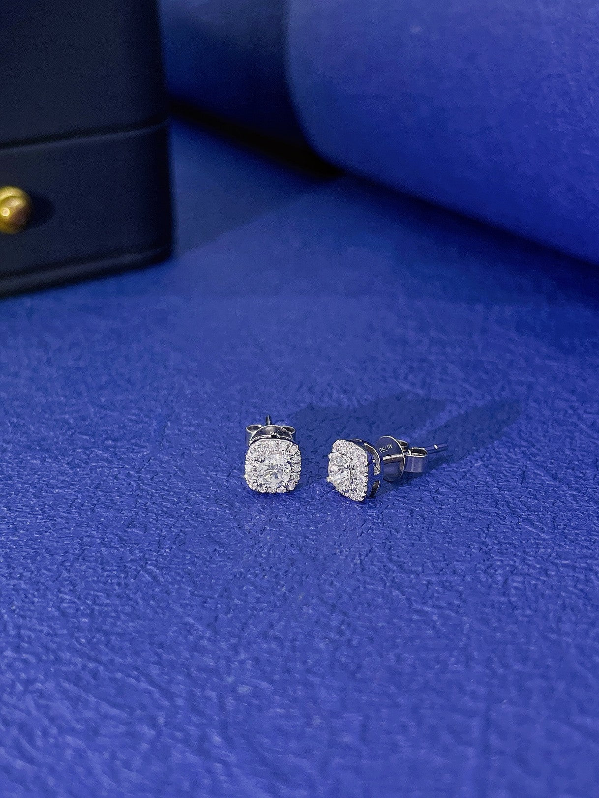 18K Diamond Encrusted Earrings with Central Stone - Jeweler.Jewelry