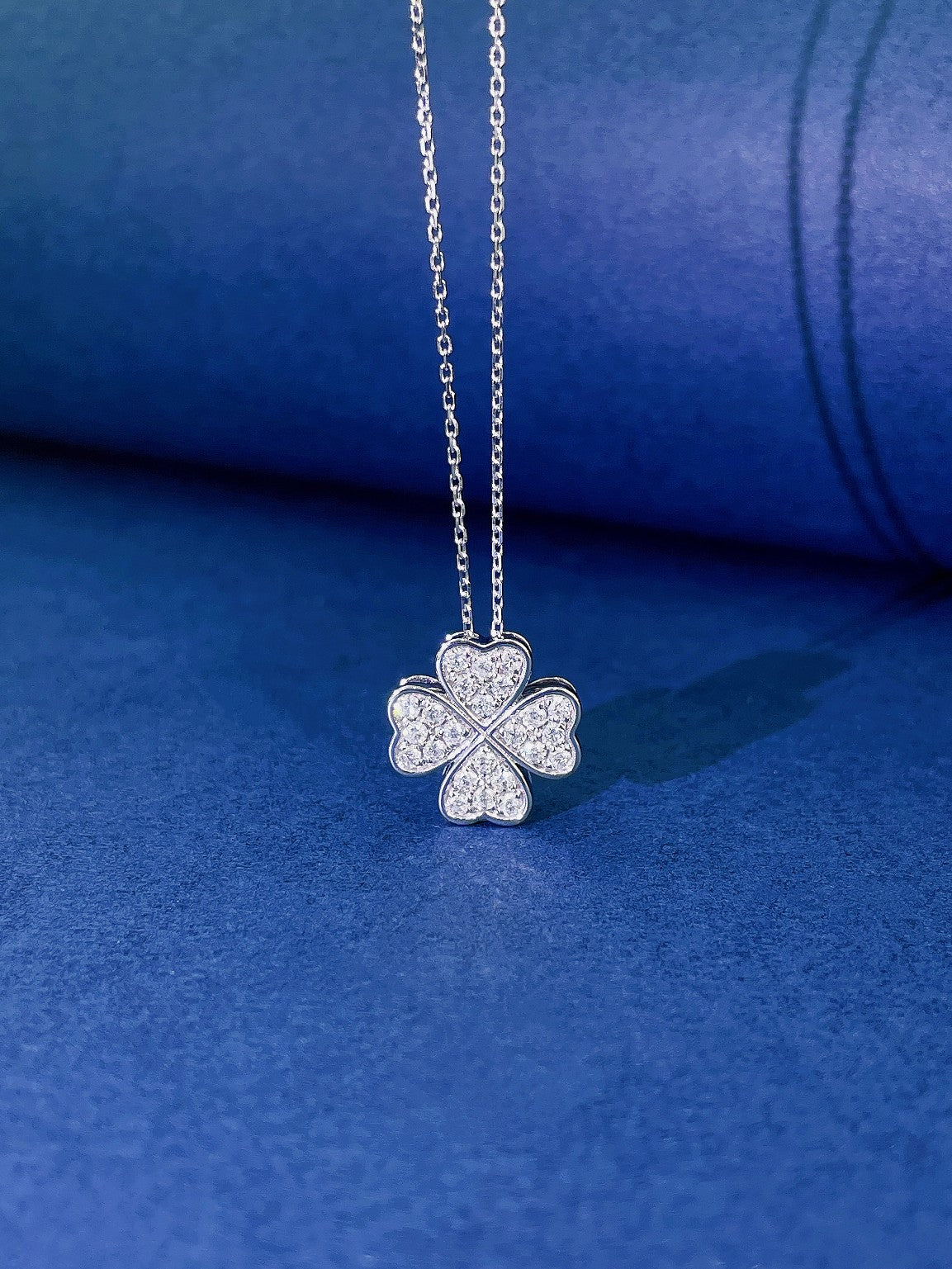 18K Diamond-Encrusted Four-Leaf Clover Necklace - Luxurious Jewelry - White Diamond Necklace