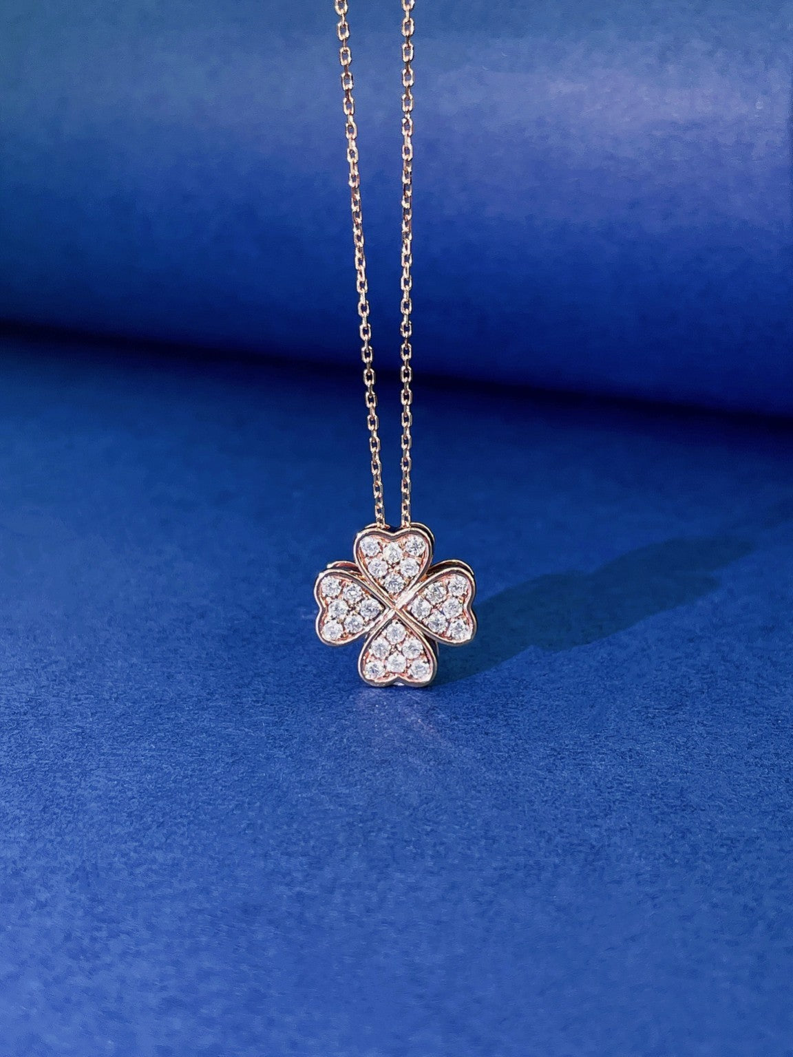 18K Diamond-Encrusted Four-Leaf Clover Necklace - Luxurious Jewelry - White Diamond Necklace