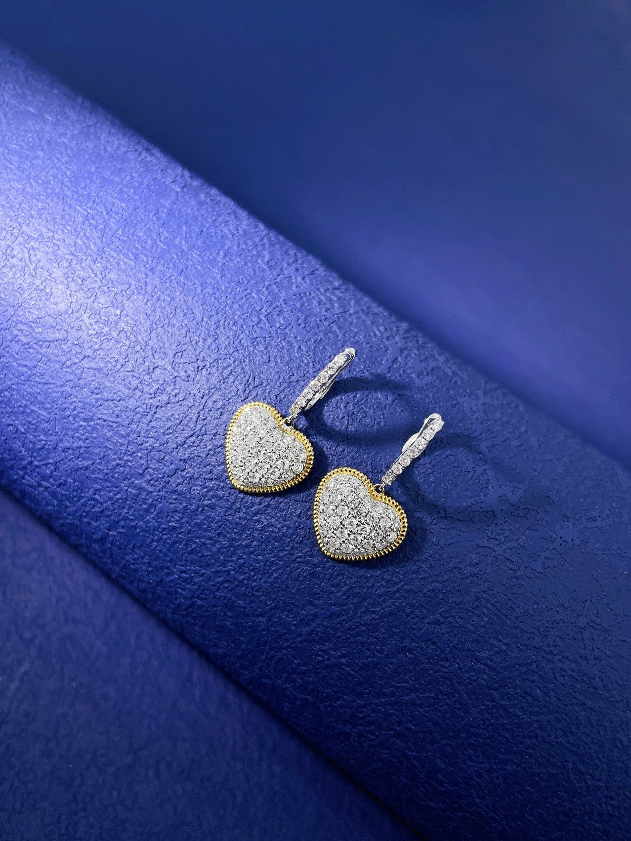 18K Diamond-Encrusted Heart-Shaped Earrings with Beaded Edge Jeweler.Jewelry