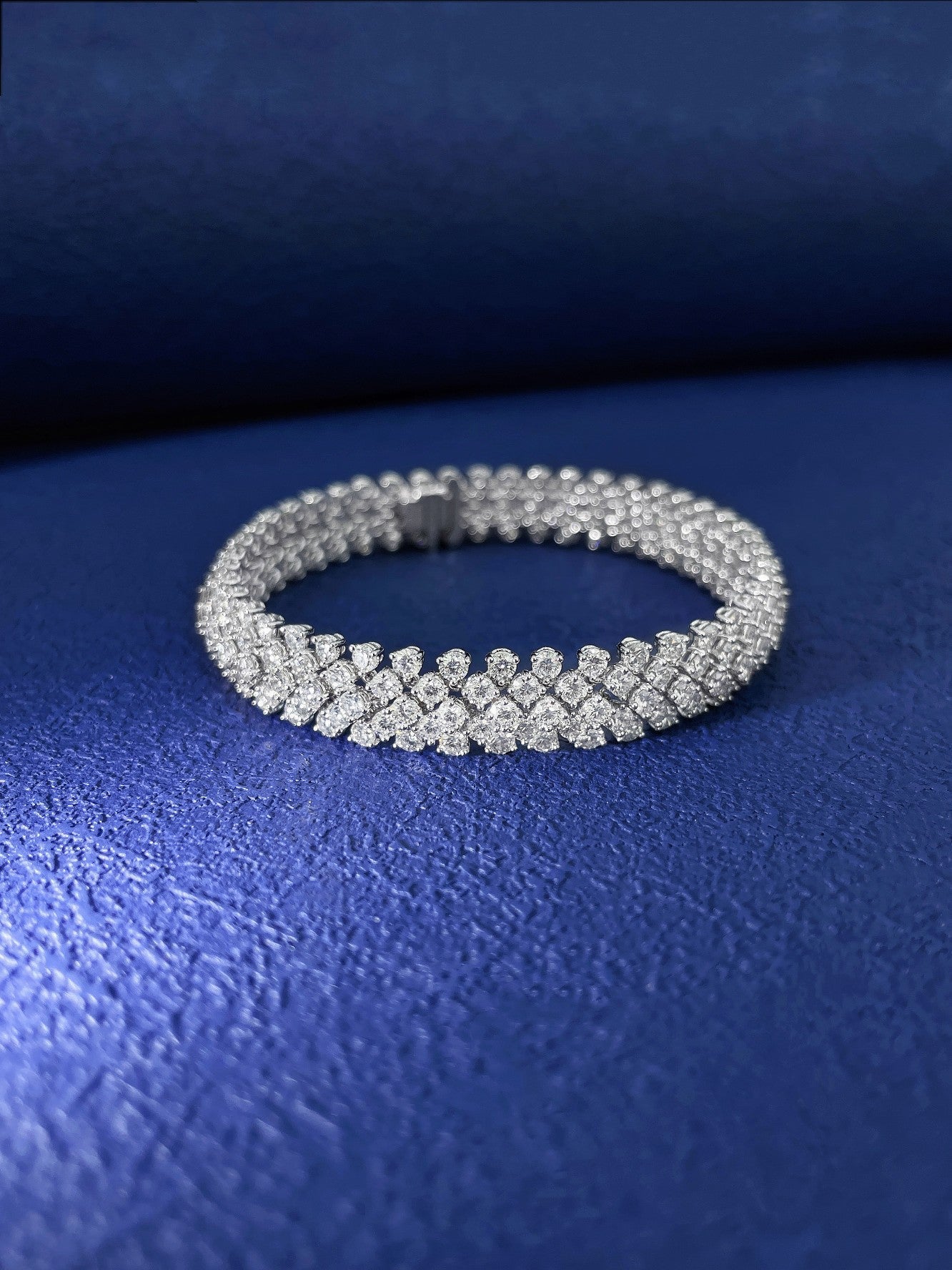 18K Diamond-Encrusted Luxury Bracelet - SL028 - White Diamond Bracelet