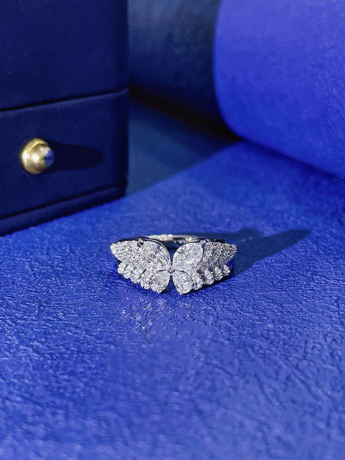 18K Diamond-Encrusted Phantom Butterfly Ring - Luxurious Jewelry - White Diamond Ring