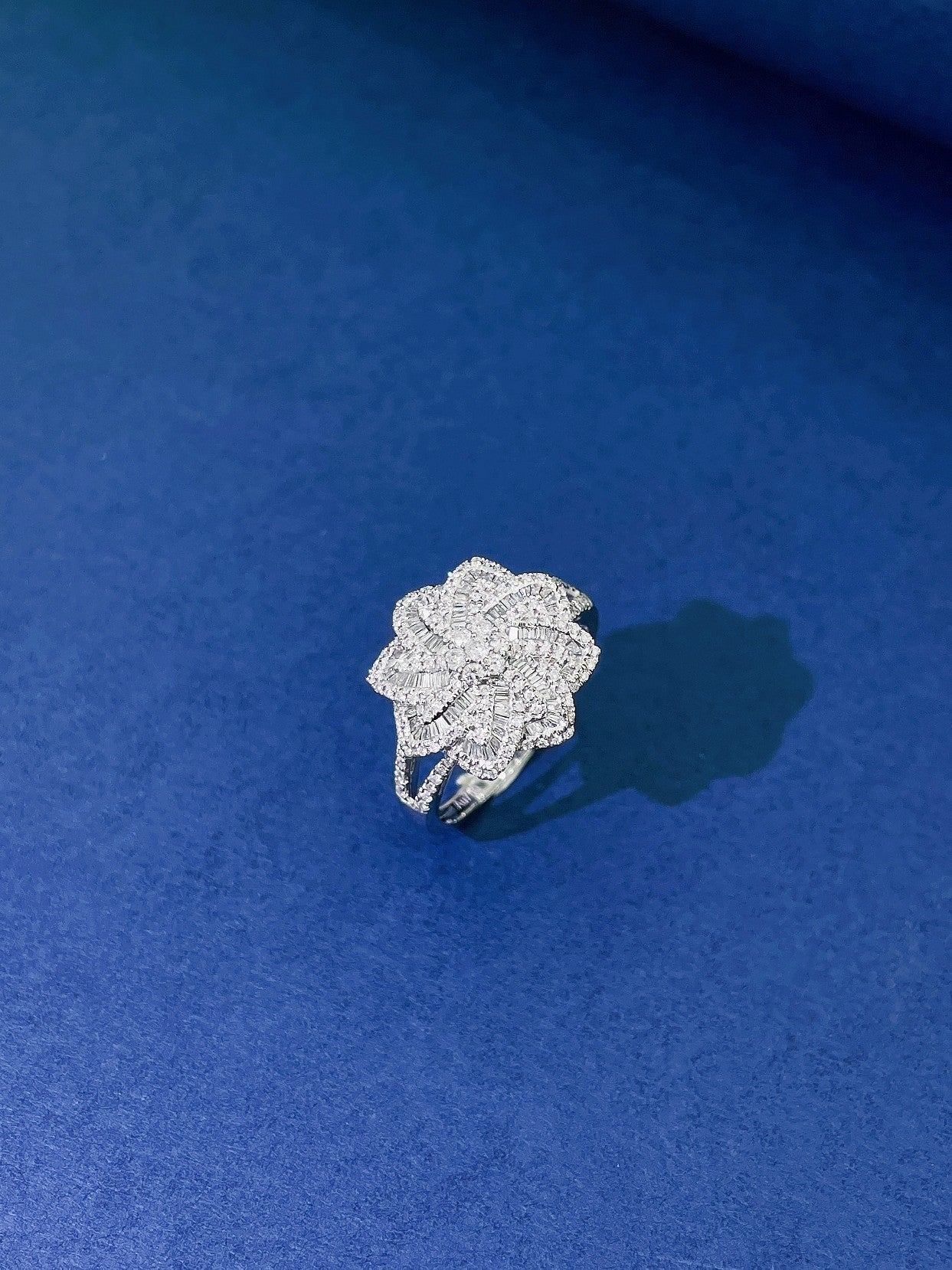 18K Diamond Flower Ring - Unique Jewelry Piece - White Diamond Ring