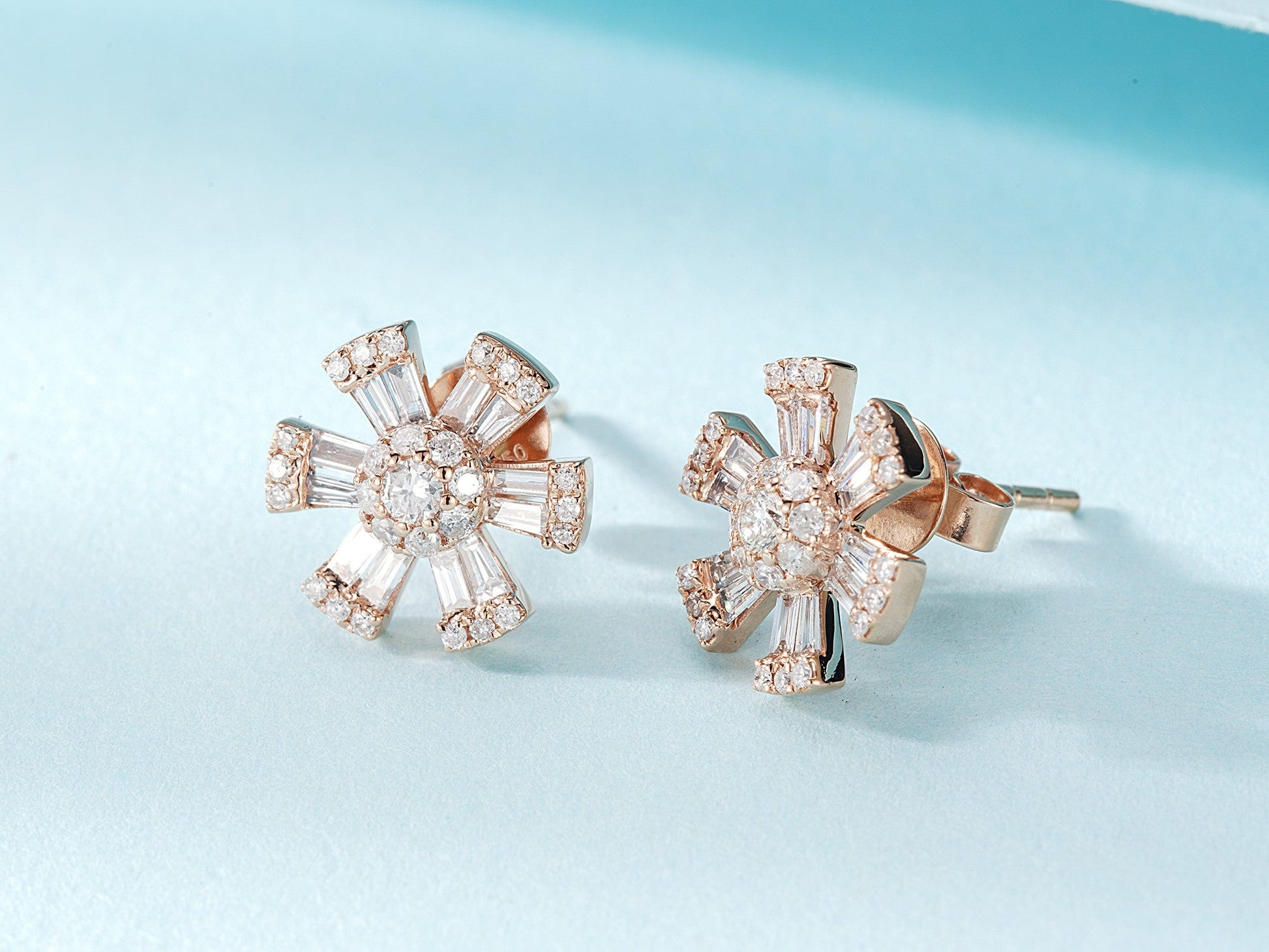 18K Diamond Flower Stud Earrings - Jeweler.Jewelry