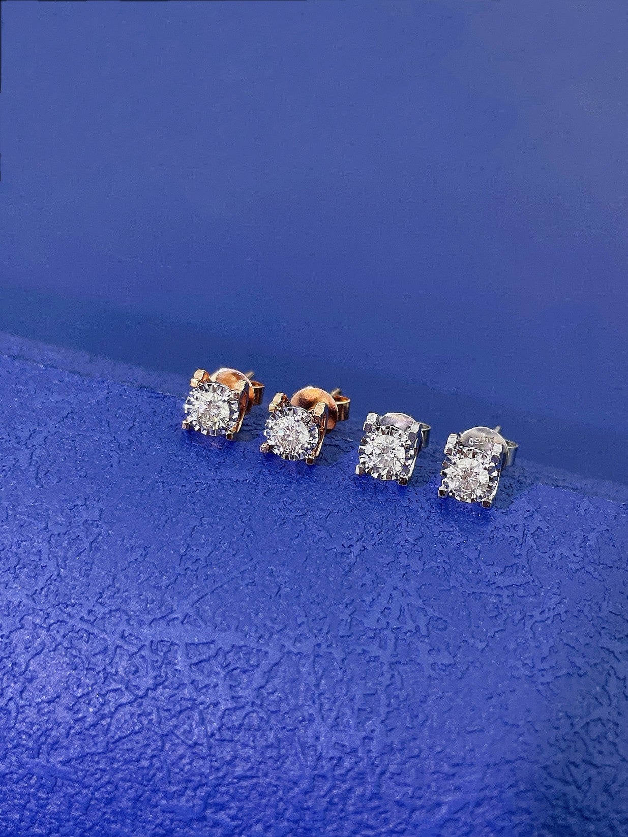 18K Diamond Four-Claw Bull Head Earrings - Jeweler.Jewelry